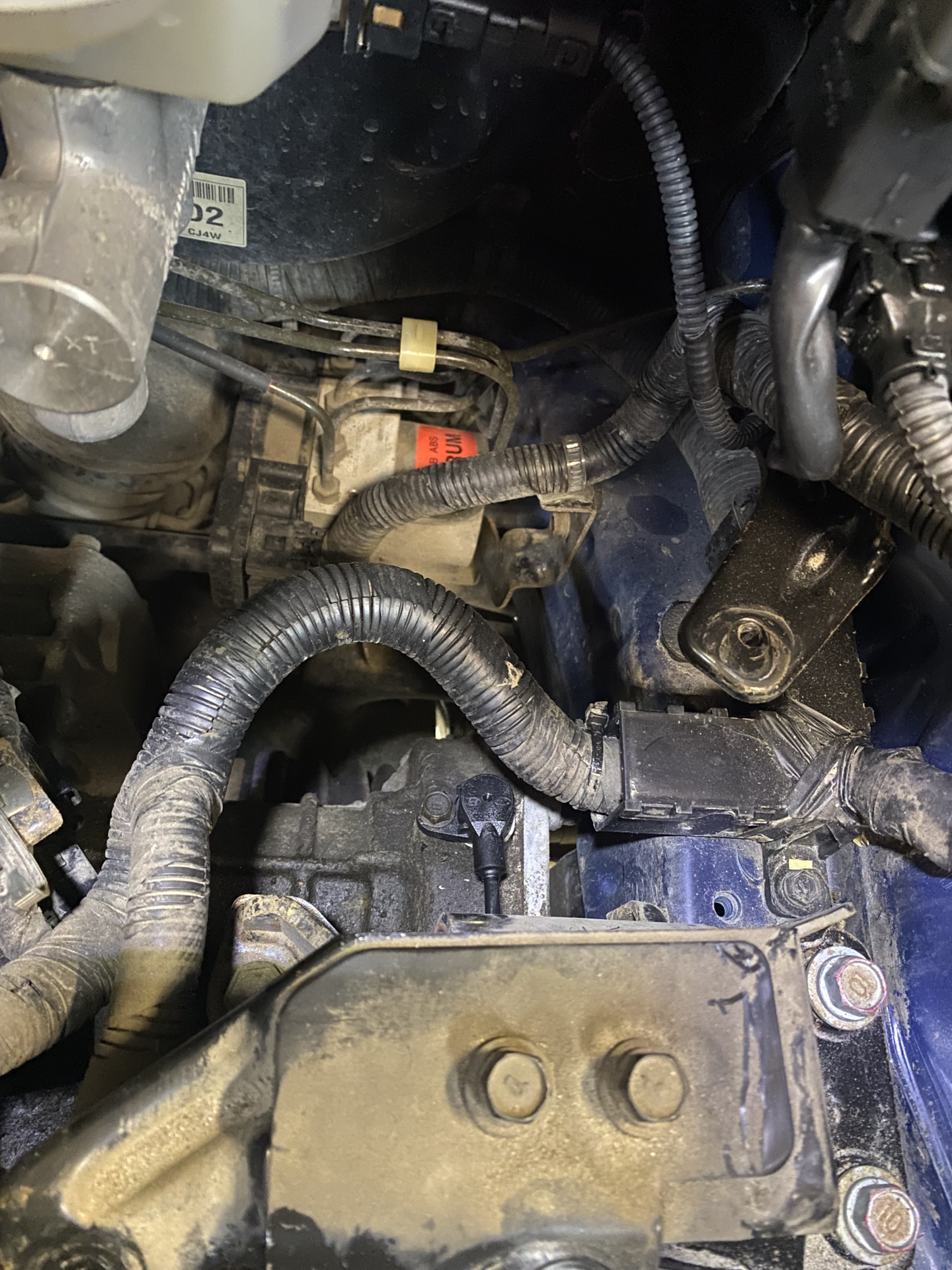 Замена датчиков импульсов генератора — Hyundai Getz, 1,4 л, 2007 года ...