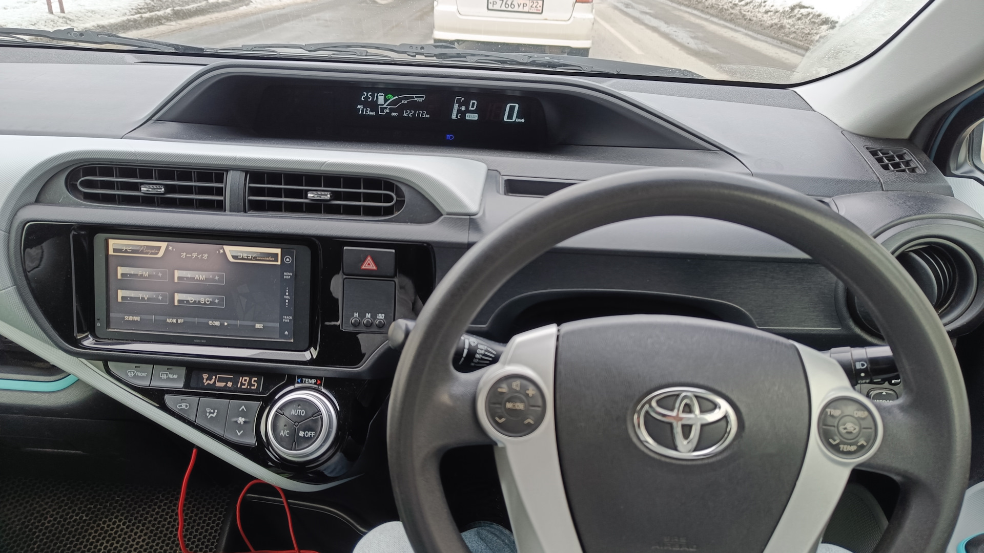 Toyota Aqua 1.5 гибридный 2012 | на DRIVE2