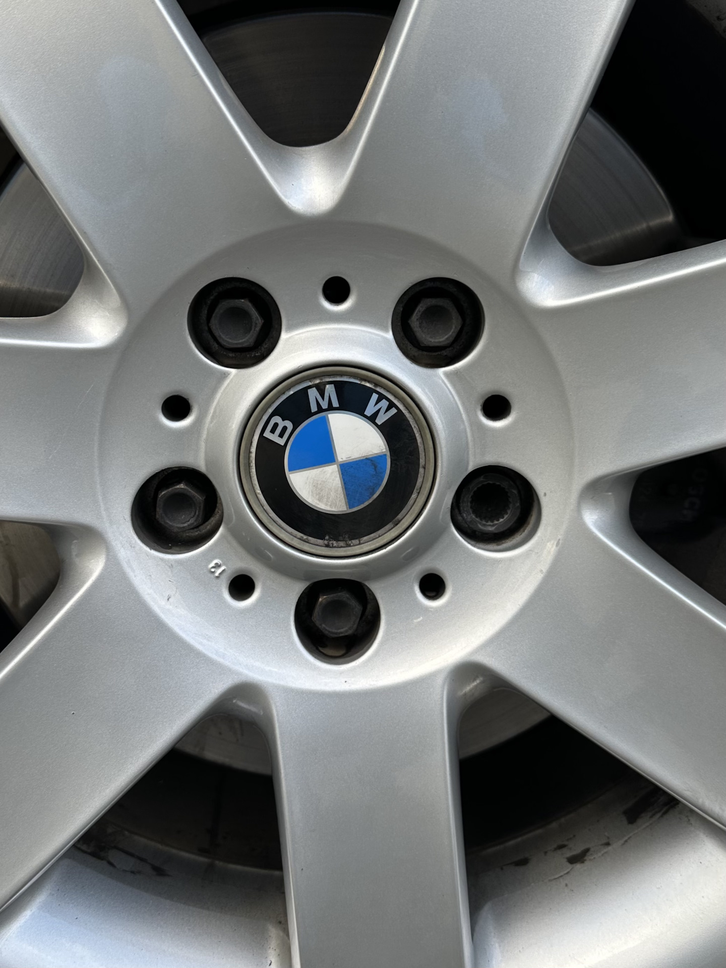 Защитные колпачки колёсных болтов с кодом — BMW 3 series (E46), 3 л ...