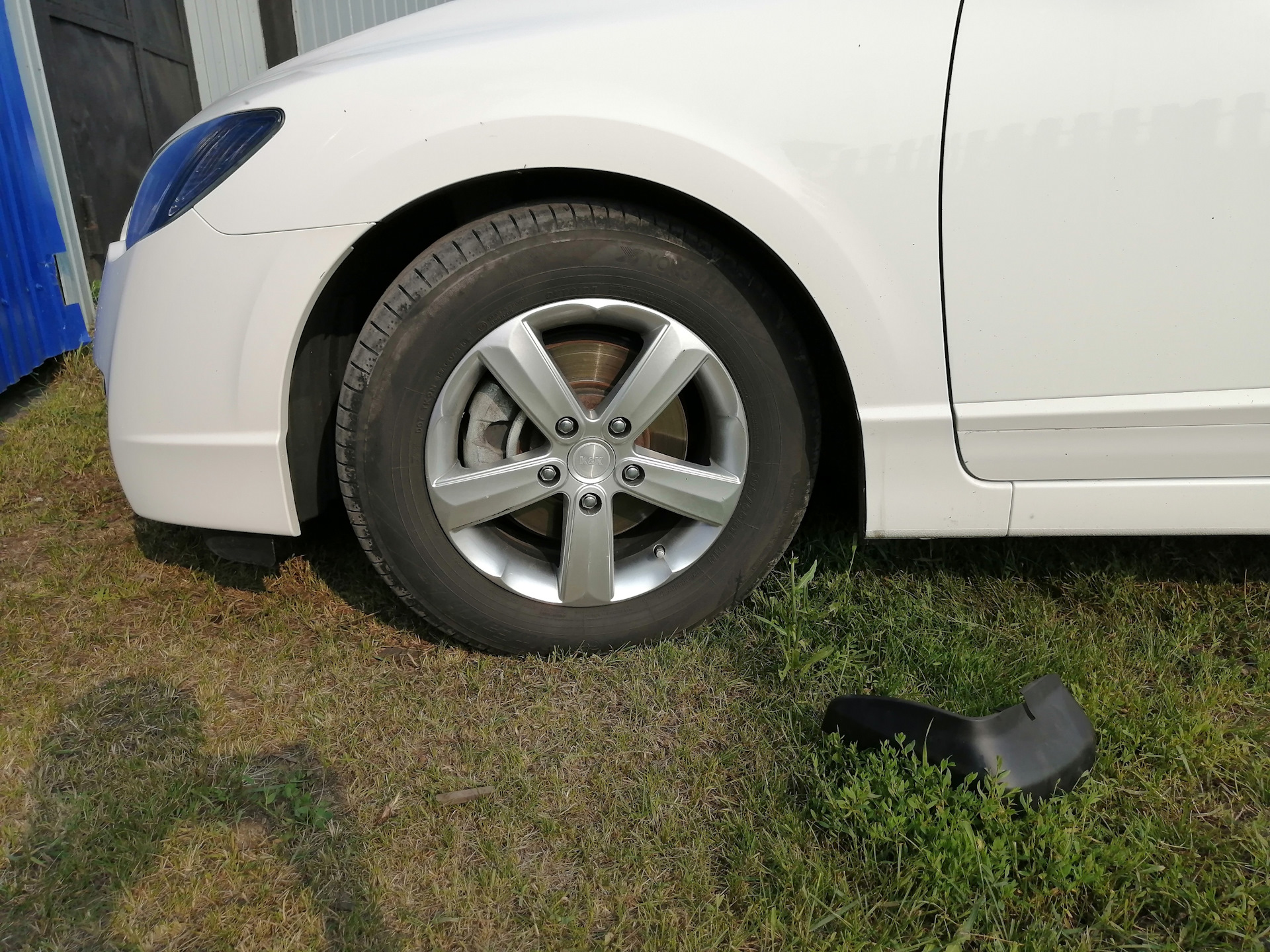 Брызговики honda civic 4d. Брызговик хонда цивик 4д. Брызговик хонда цивик 4д. Брызговики хонда цивик 4д 2008 артикул. Honda 08p08-sea-600a брызговики передние.