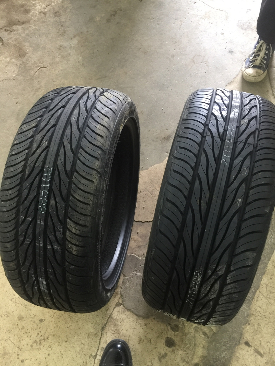 Летние шины 285 45 r22. Maxxis ma-z4s Victra. Maxxis ma-z4s Victra 285/45 r22 114v. Шины Maxxis Victra z4s. Maxxis ma-z4s 285 45 22.