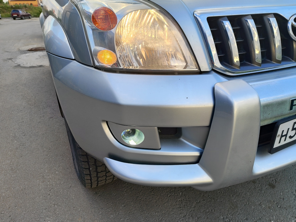 Белый свет — Toyota Land Cruiser Prado 120-series