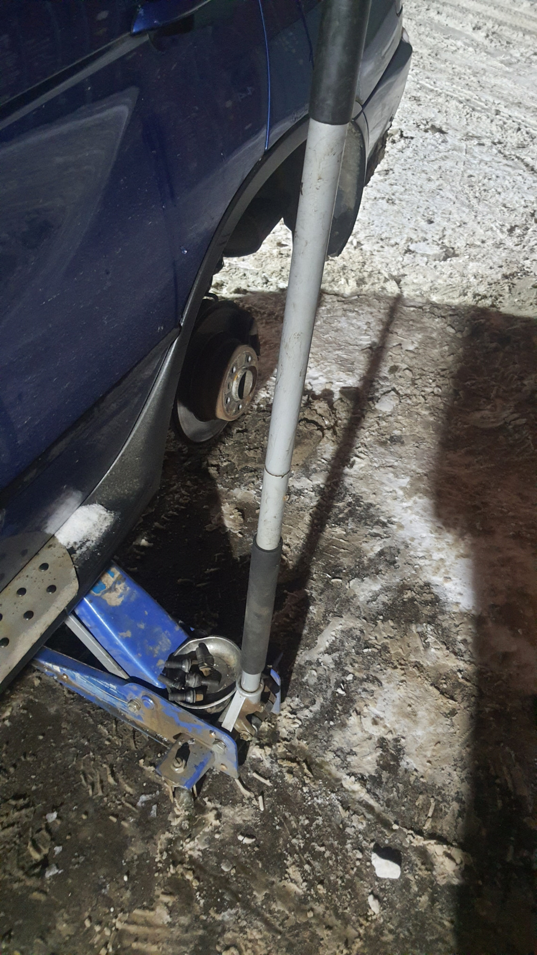 SELF LEVEL SUSP INACT часть 1 день 1 — BMW X5 (E53), 4,4 л, 2001 года