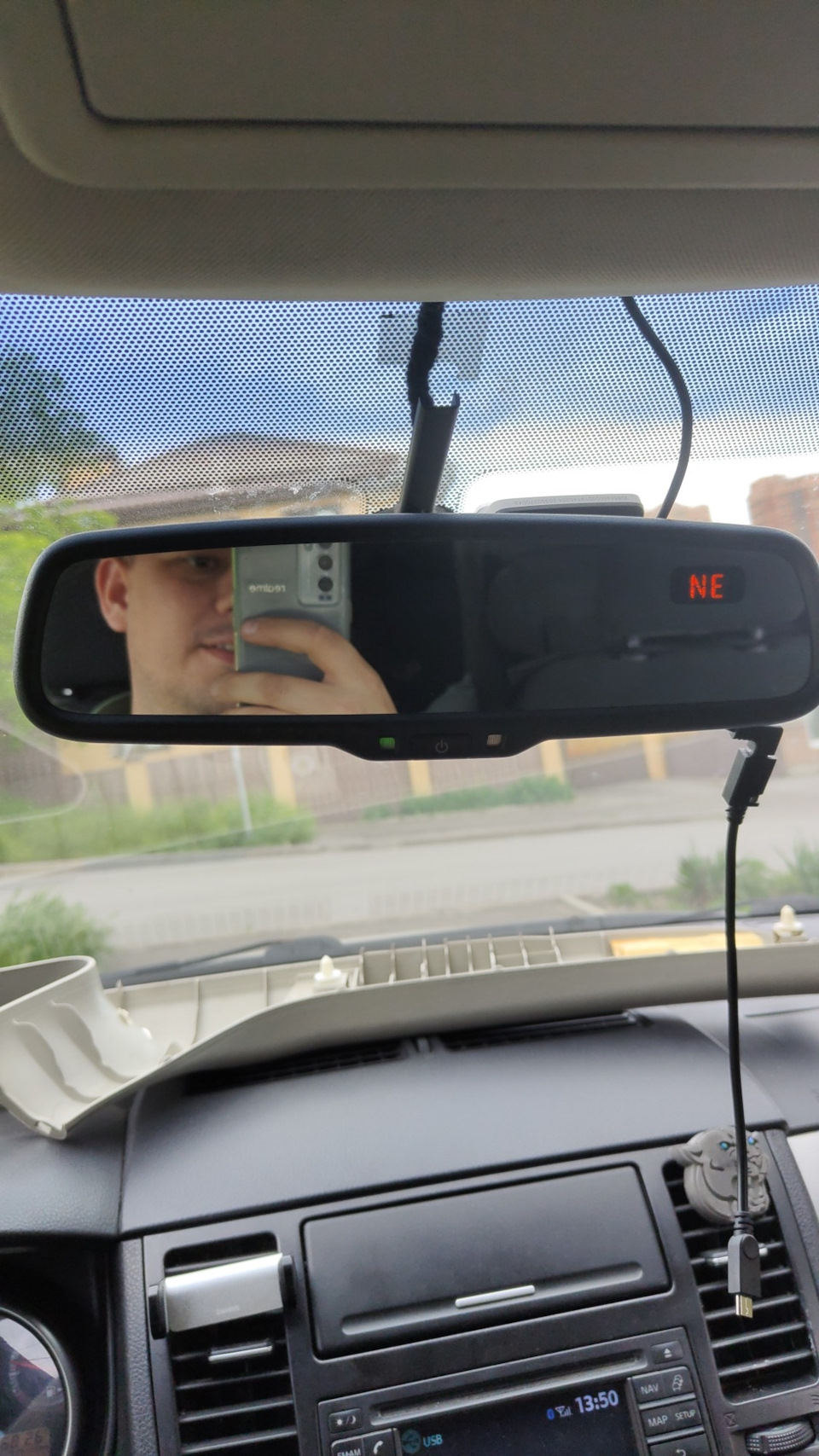 Установка салонного зеркала с компасом — Nissan Tiida (1G), 1,6 л, 2012 ...