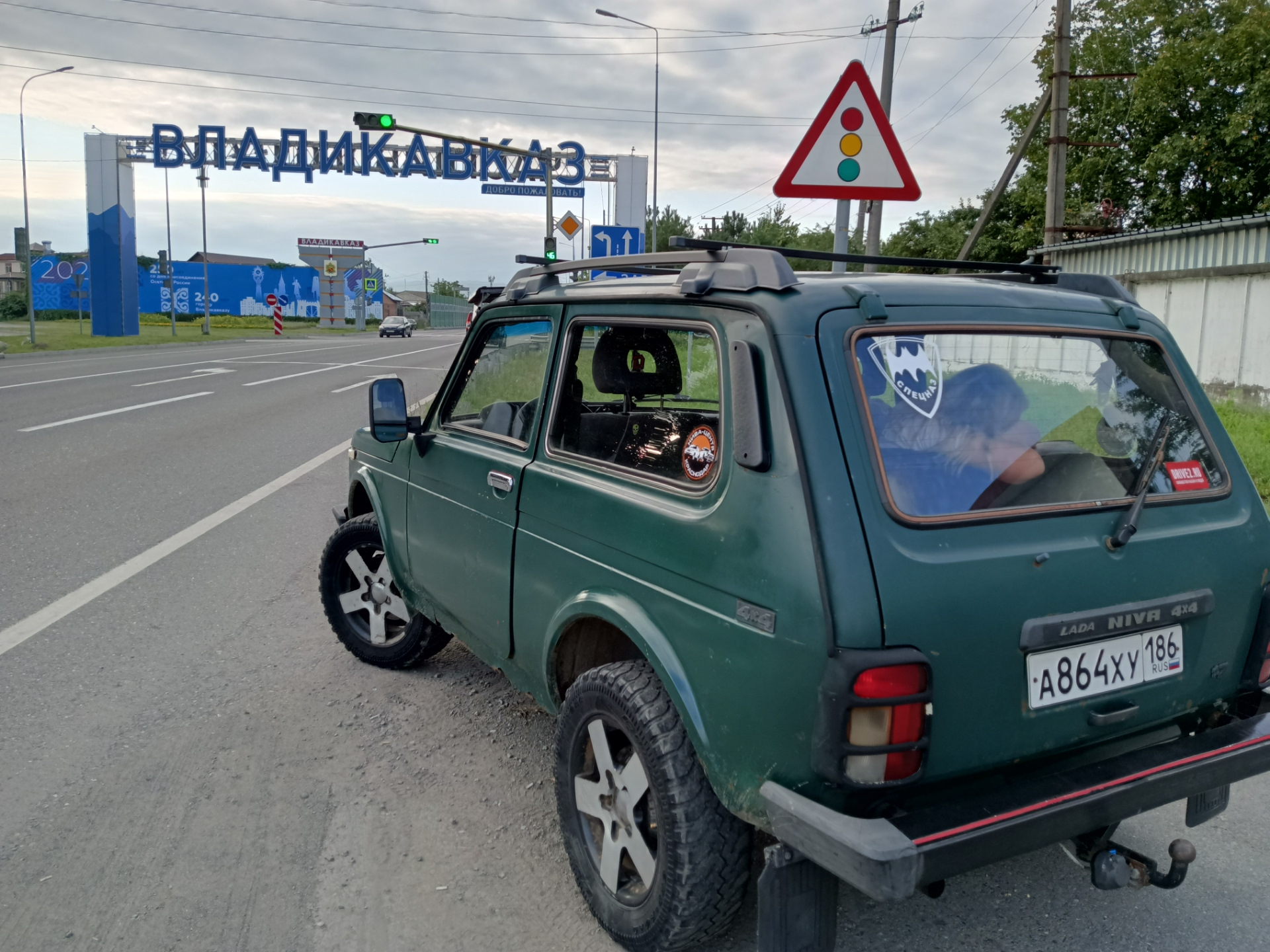 Правая сторона готова. Можно и во Владиковказ поехать. — Lada 4x4 3D, 1,7  л, 2000 года | кузовной ремонт | DRIVE2