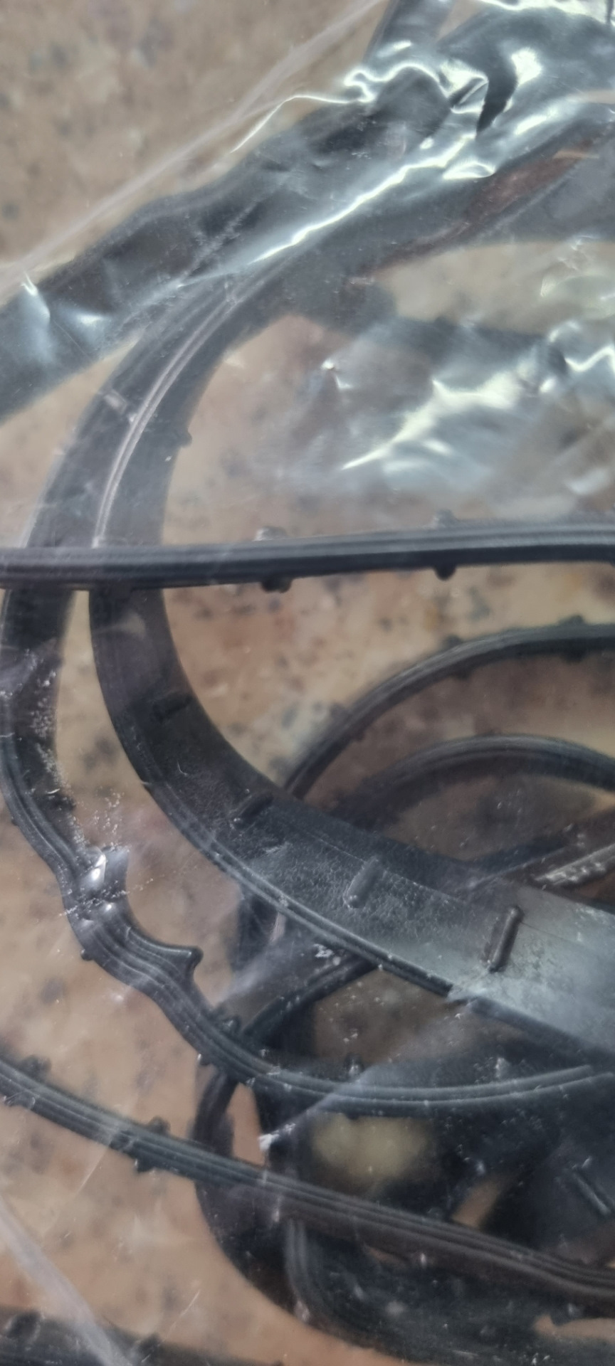 L50110230 Прокладка клапанной крышки Mazda | Запчасти на DRIVE2