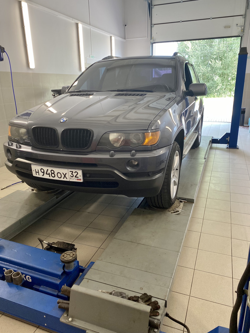 Сход-развал! — BMW X5 (E53), 3 л, 2002 года | визит на сервис | DRIVE2