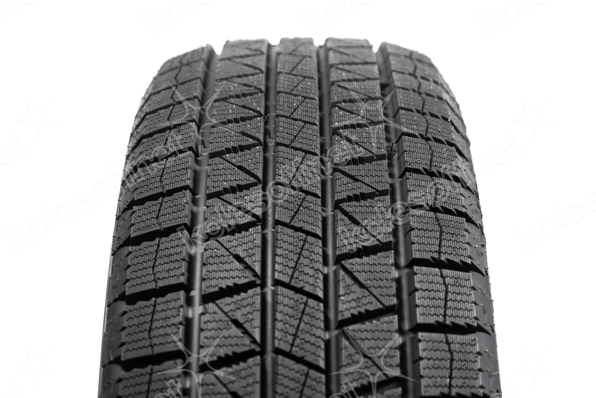 Роял Блэк резина зимняя. 195/75r16c Royal Black gazill БК 107/105 R. Ovation 195/75r16c 107/105r v-02. Ikon TYRESNORDMAN SC 195/75 r16c 107/105s.