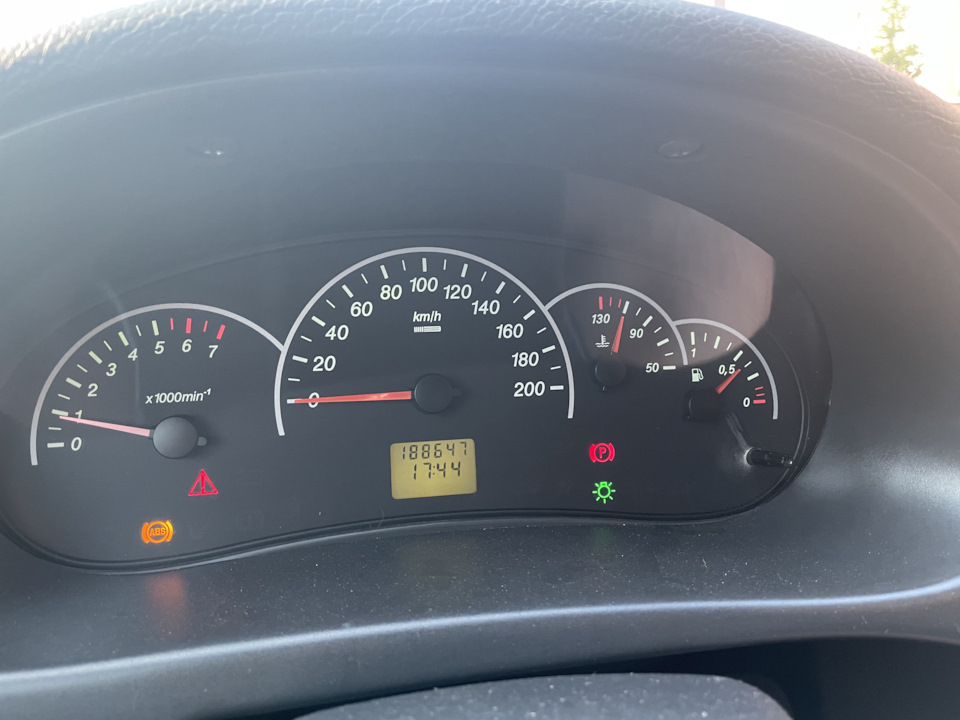 Греется двигатель с кондиционером — Lada Приора седан, 1,6 л, 2011 года ...