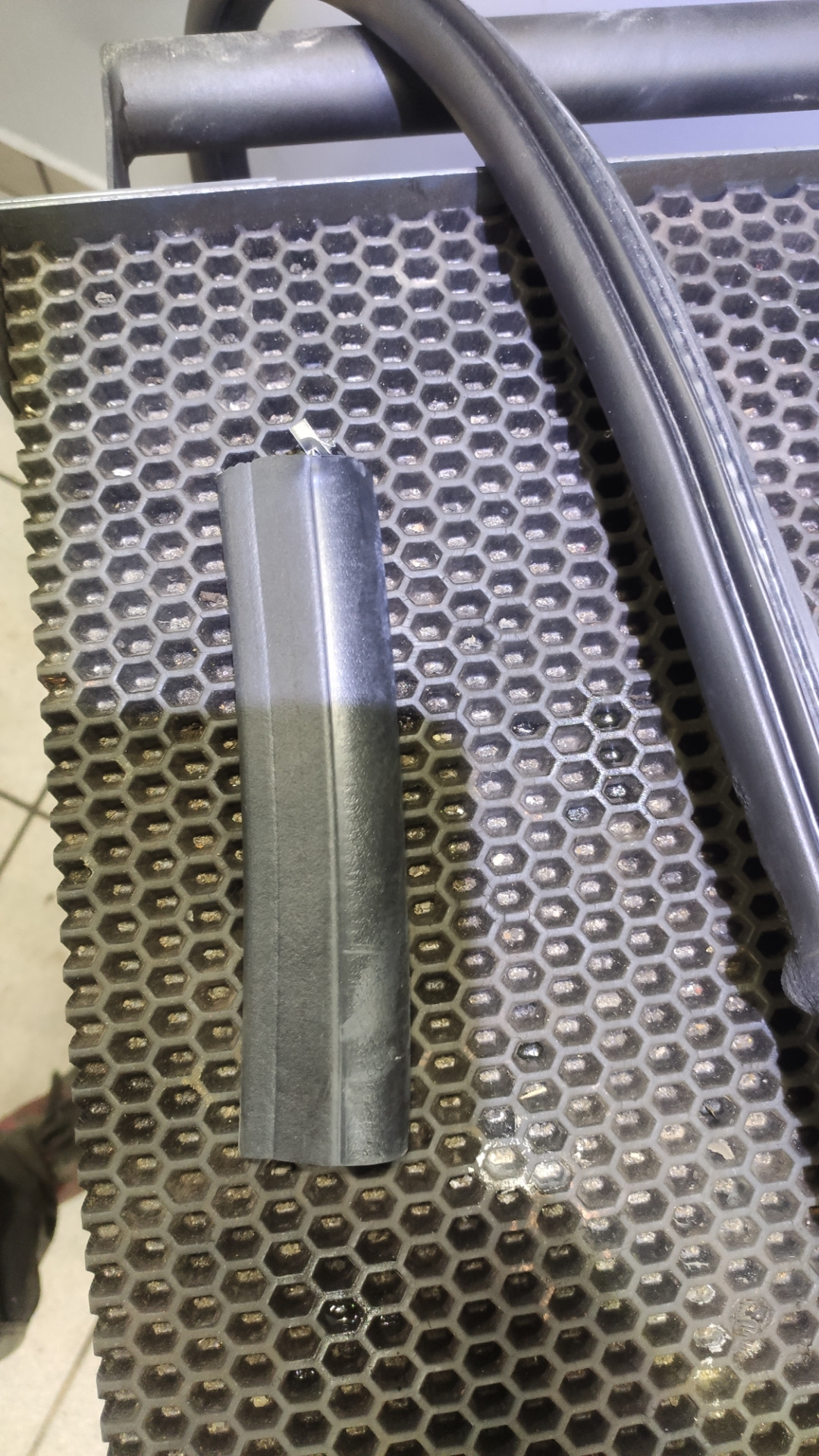 Замена уплотнительных резинок передних дверей — Ford Fusion, 1,4 л ...