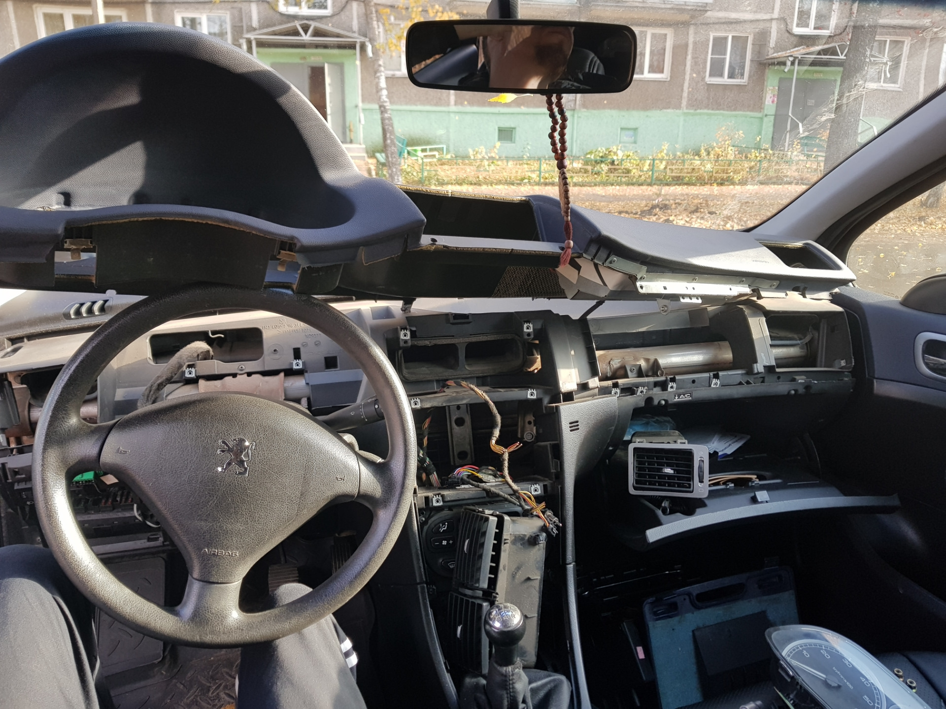 Как снять панель пежо 307