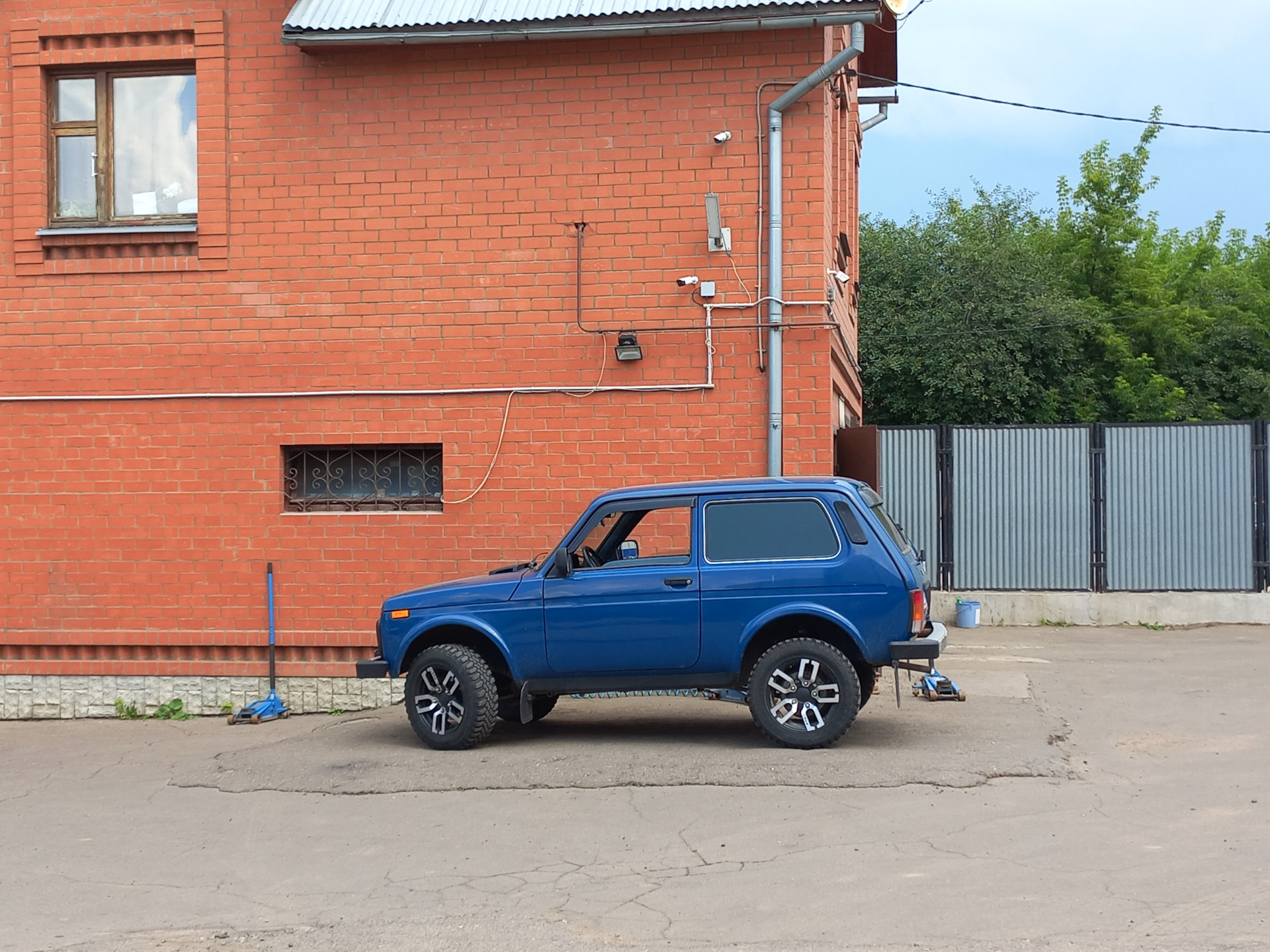 264 — сход-развал и подлокотник (июль 2022) — Lada 4x4 3D, 1,7 л, 2017 года  | своими руками | DRIVE2