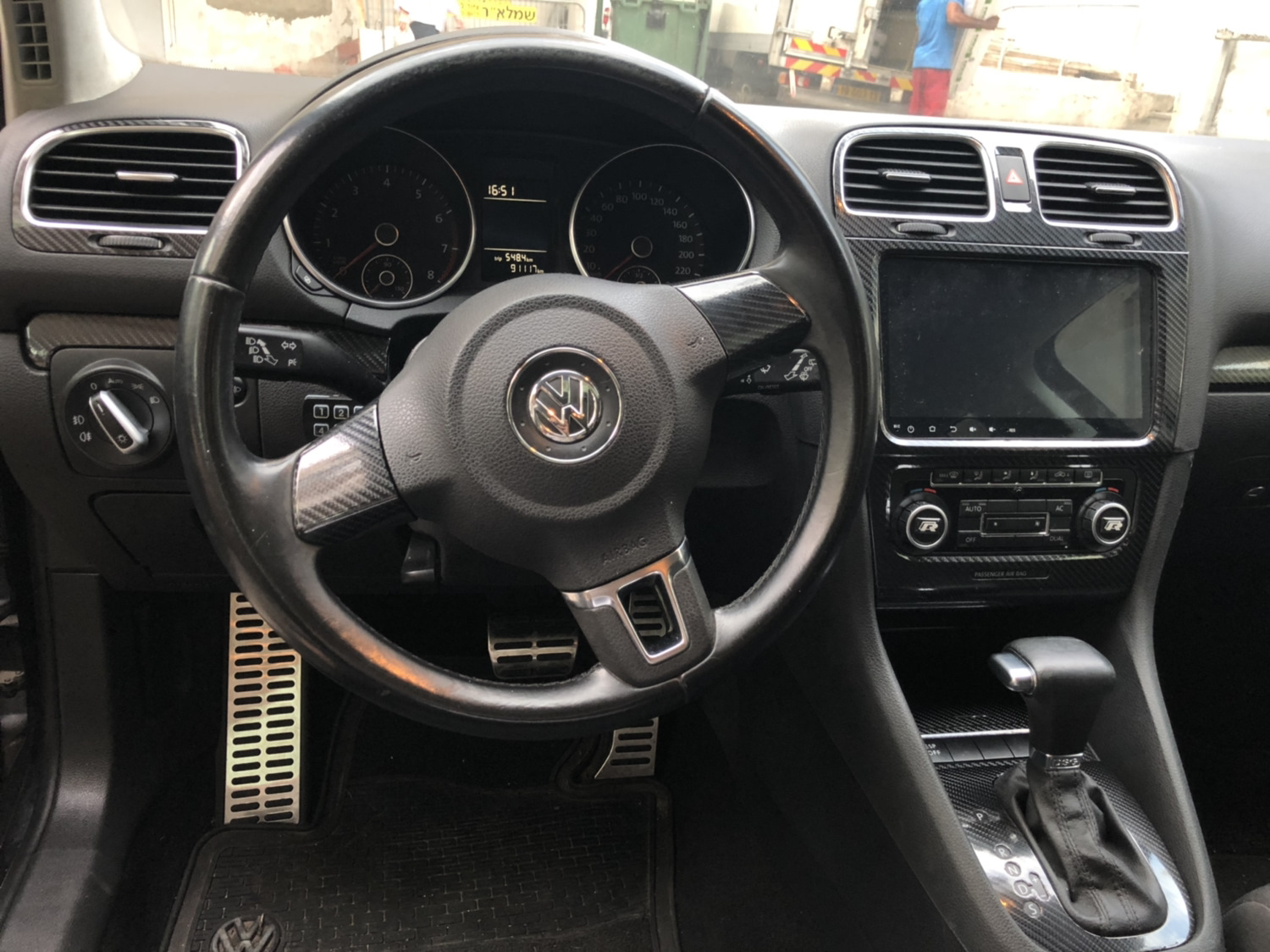 Пластики салона в карбон - Volkswagen Golf Mk6, 1,6 л, 2009 года стайлинг DRIVE2