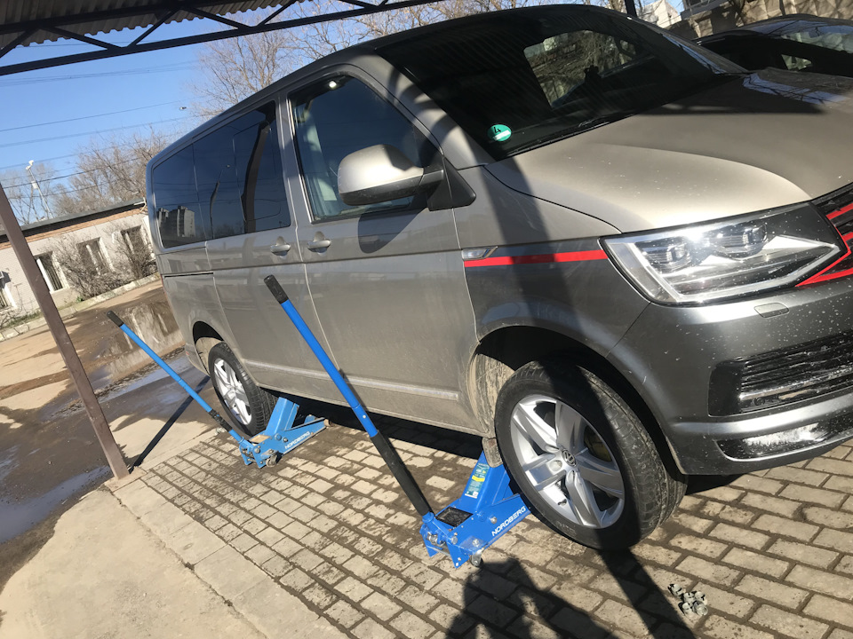 Фото в бортжурнале Volkswagen Multivan (T5)