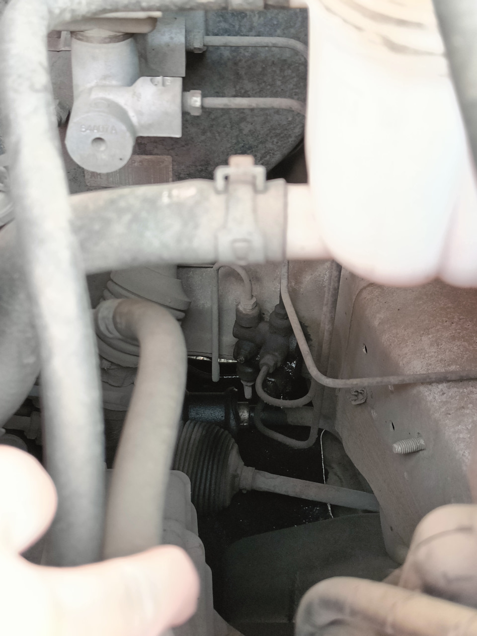 Регулятор тормозных усилий потёк — Daewoo Gentra, 1,5 л, 2014 года ...
