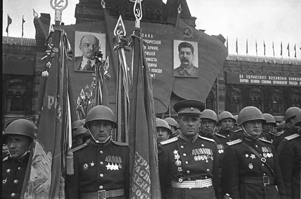 Парад победы 1945 фото черно белое