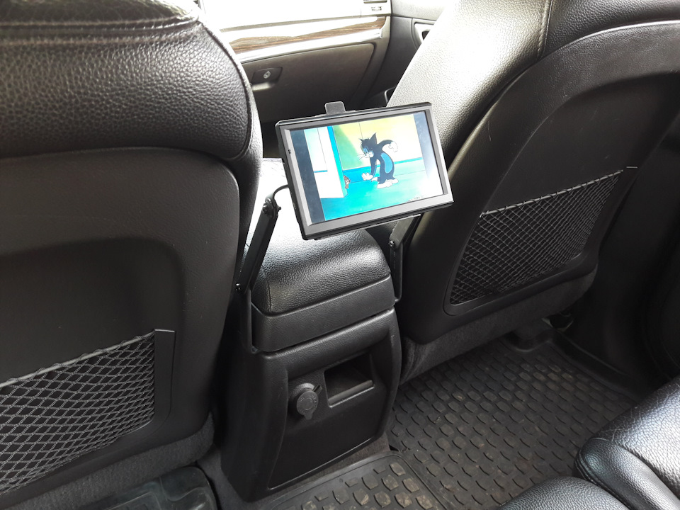 Монитор в подлокотник в авто. Смотреть фото Монитор в подлокотник в авто. Смотреть картинку Монитор в подлокотник в авто. Картинка про Монитор в подлокотник в авто. Фото Монитор в подлокотник в авто