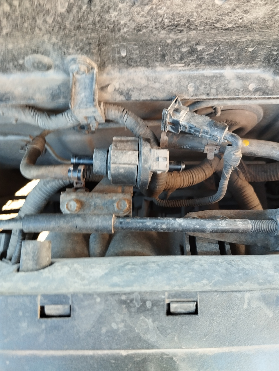 Продувка адсорбера и магистралей адсорберной системы, проверка клапана ...