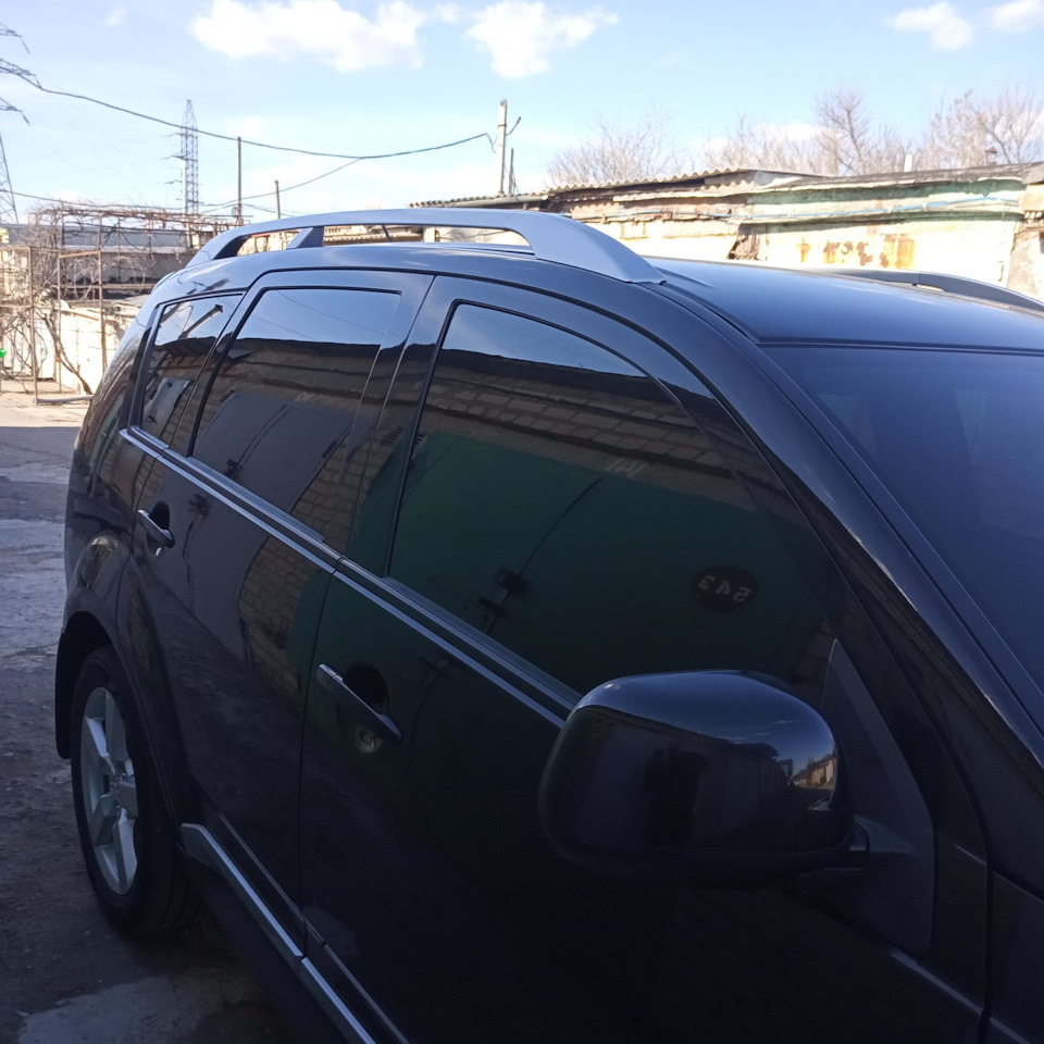 Снятие дефлекторов окон - Mitsubishi Outlander XL, 2,4 л, 2009 года аксессуары D