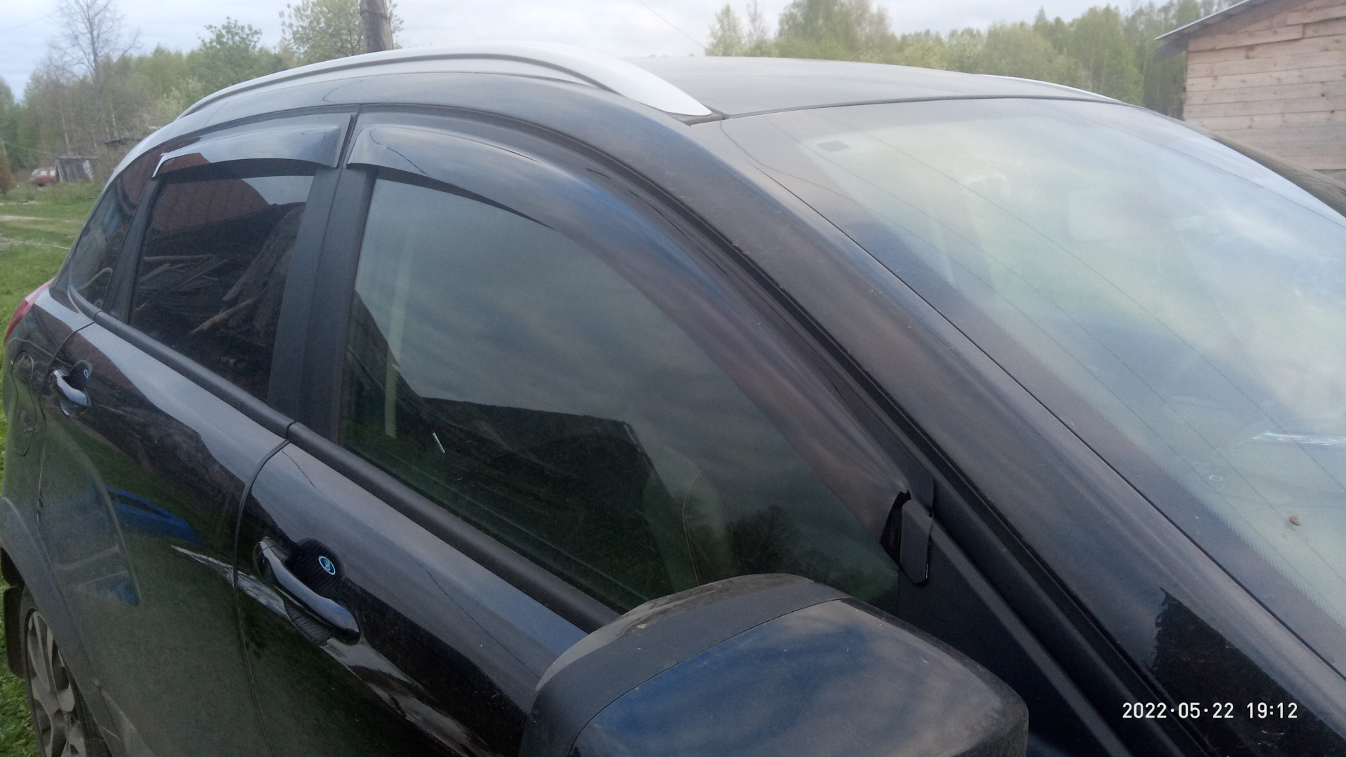 Установка ветровиков — Lada XRAY Cross, 1,8 л., 2021 года | аксессуары ...