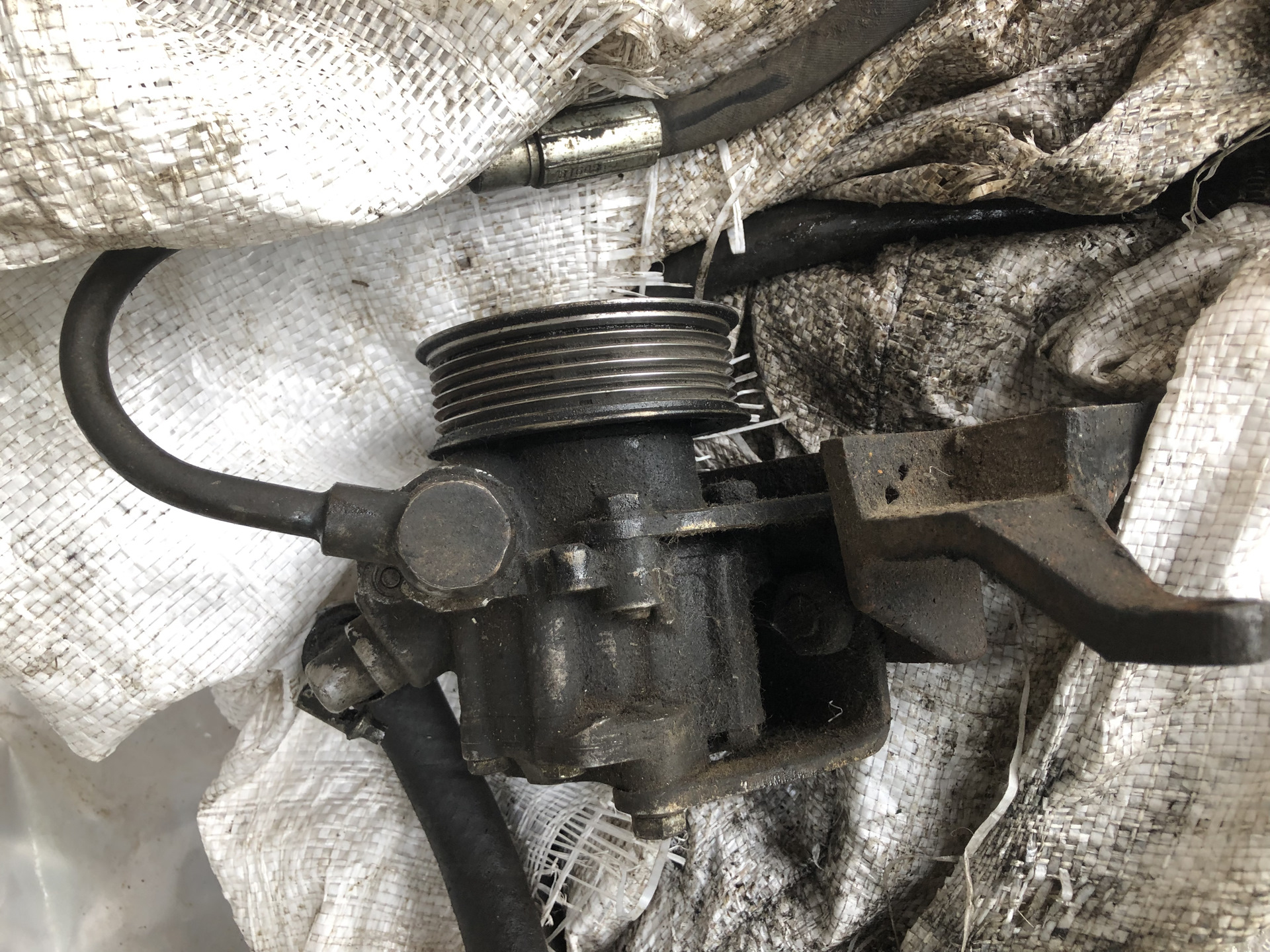 Жена гур. ГУР ZF на УАЗ Хантер. ГУР на Хантер с насосом ZF. ГУР АДС Хантер. Маркировка ГУРА УАЗ Хантер.