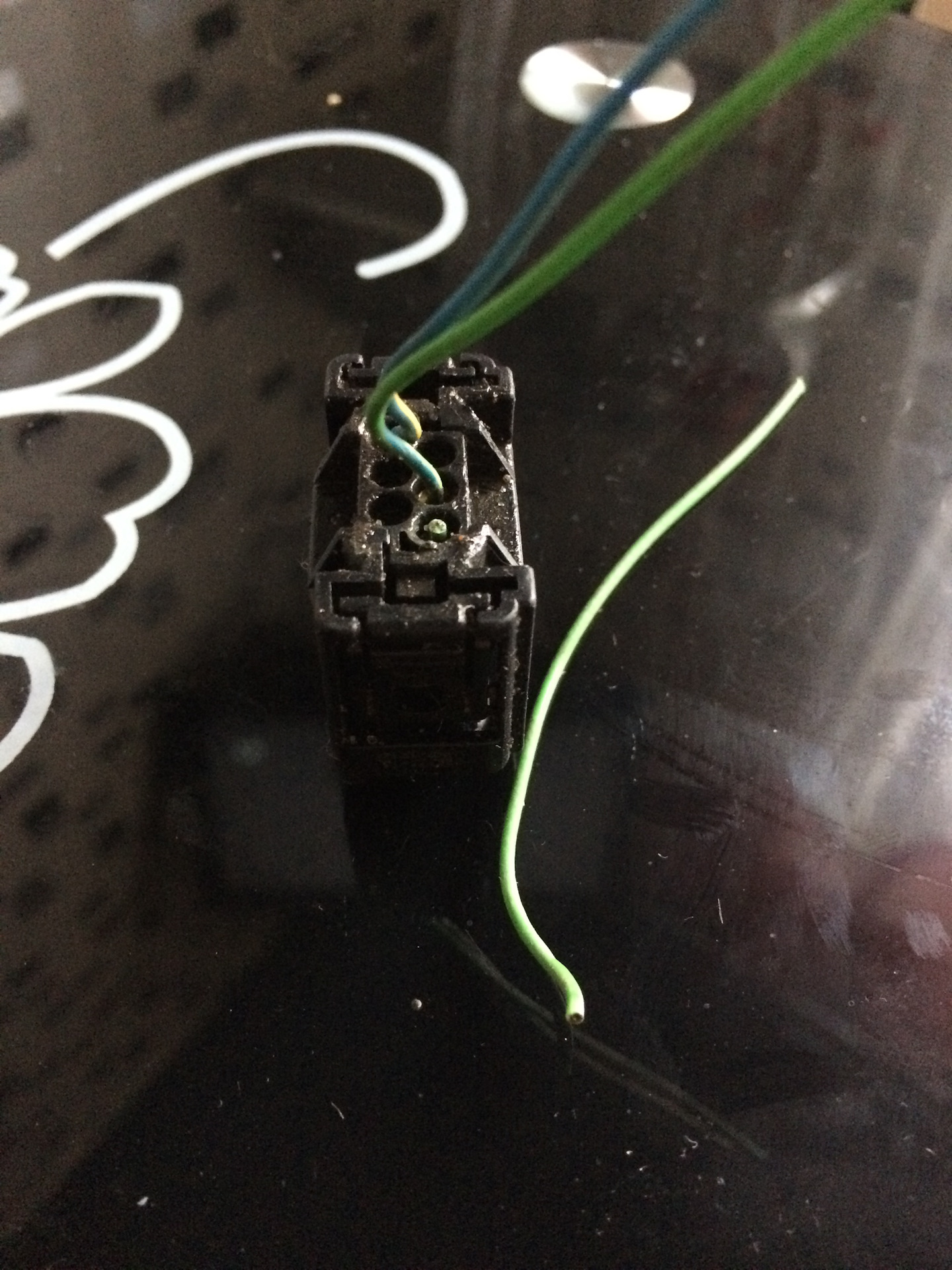 Как вытащить пин из разъема? Или найден виновкик проблемы с пневмой ...