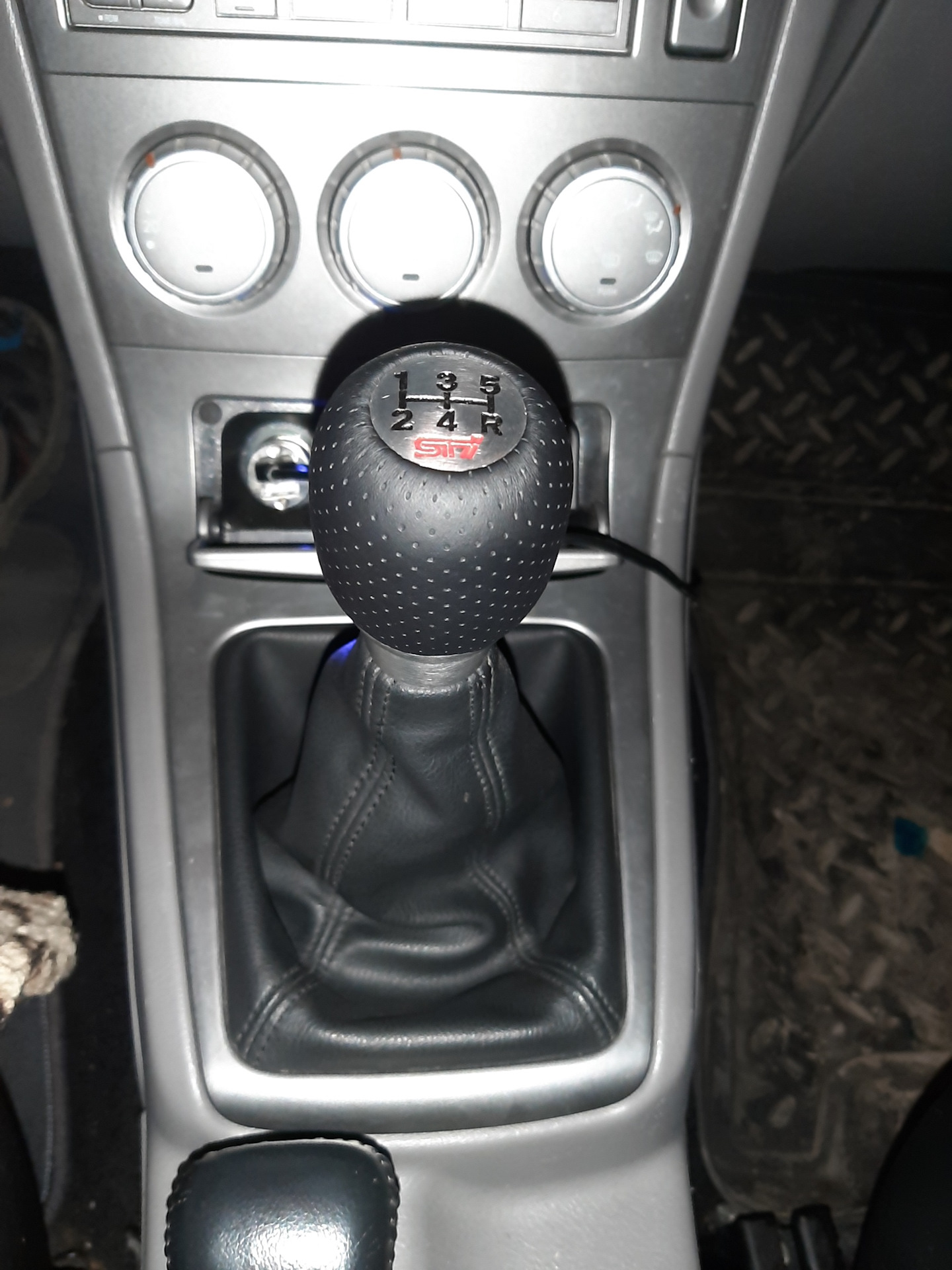 Как снять ручку кпп subaru bpe