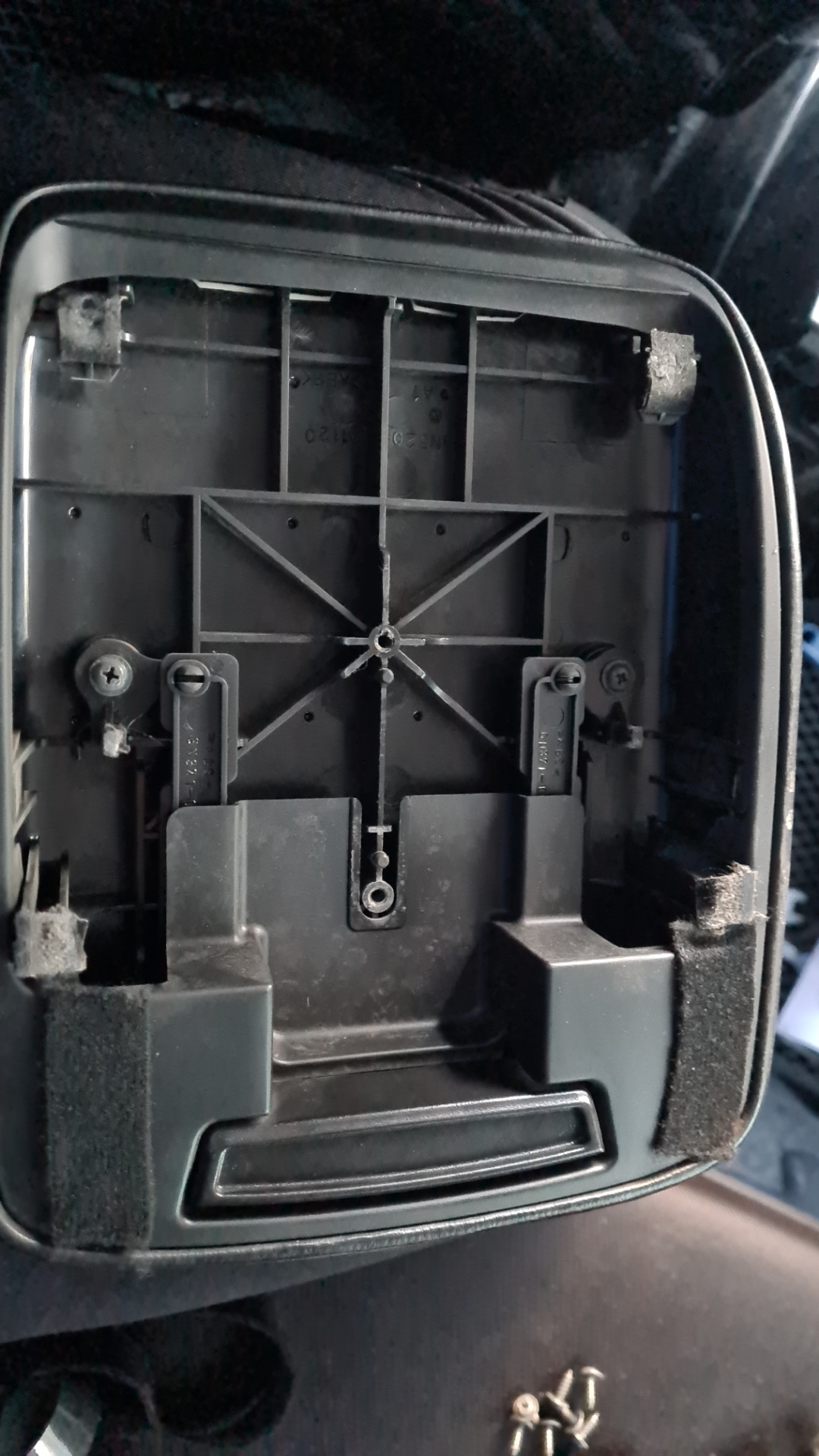 Лечение скрипа в подлокотнике и натяжка ручного тормоза. — Suzuki Grand ...