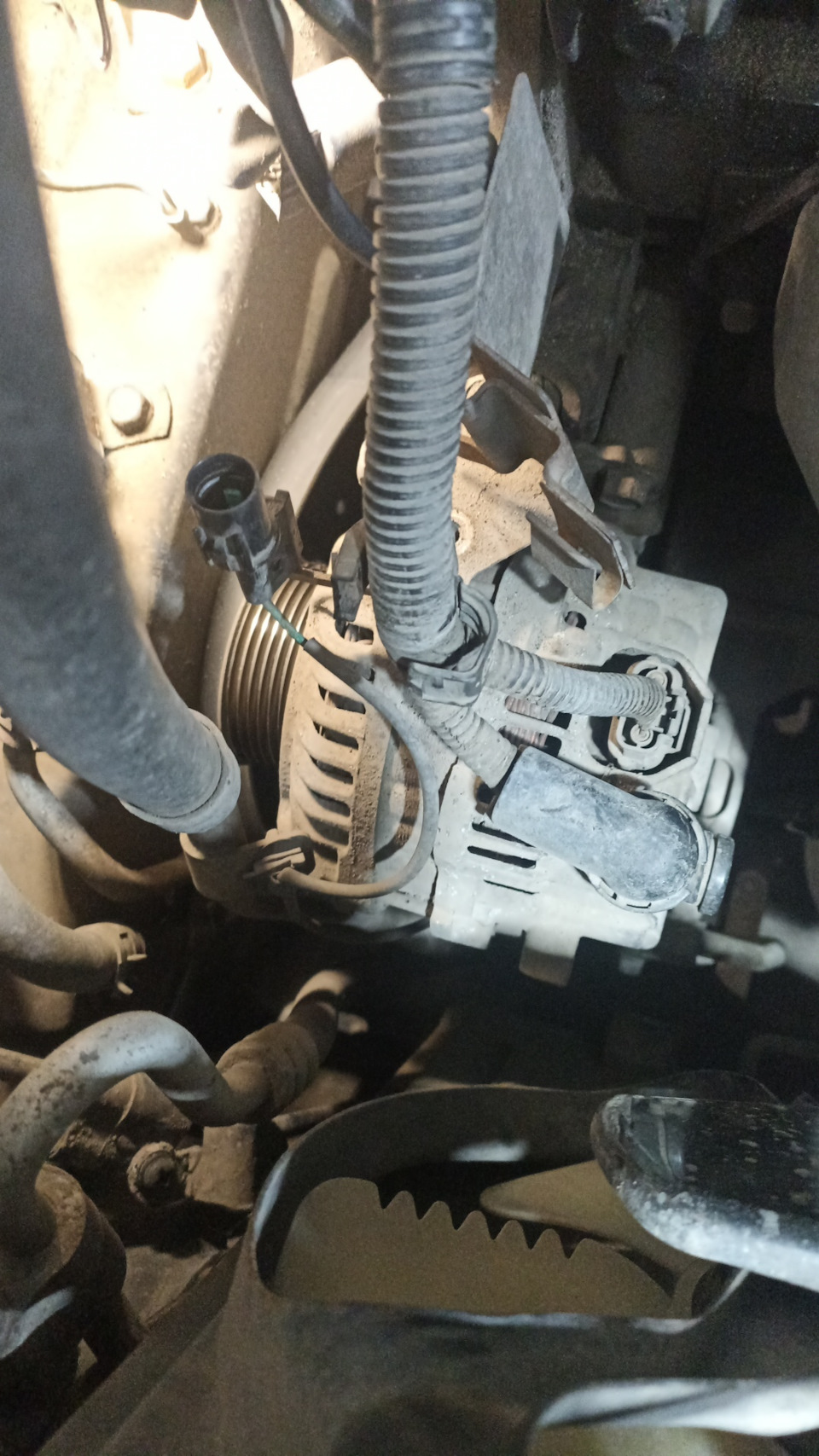 Подшипники генератора — Mitsubishi Outlander (1G), 2,4 л, 2005 года ...