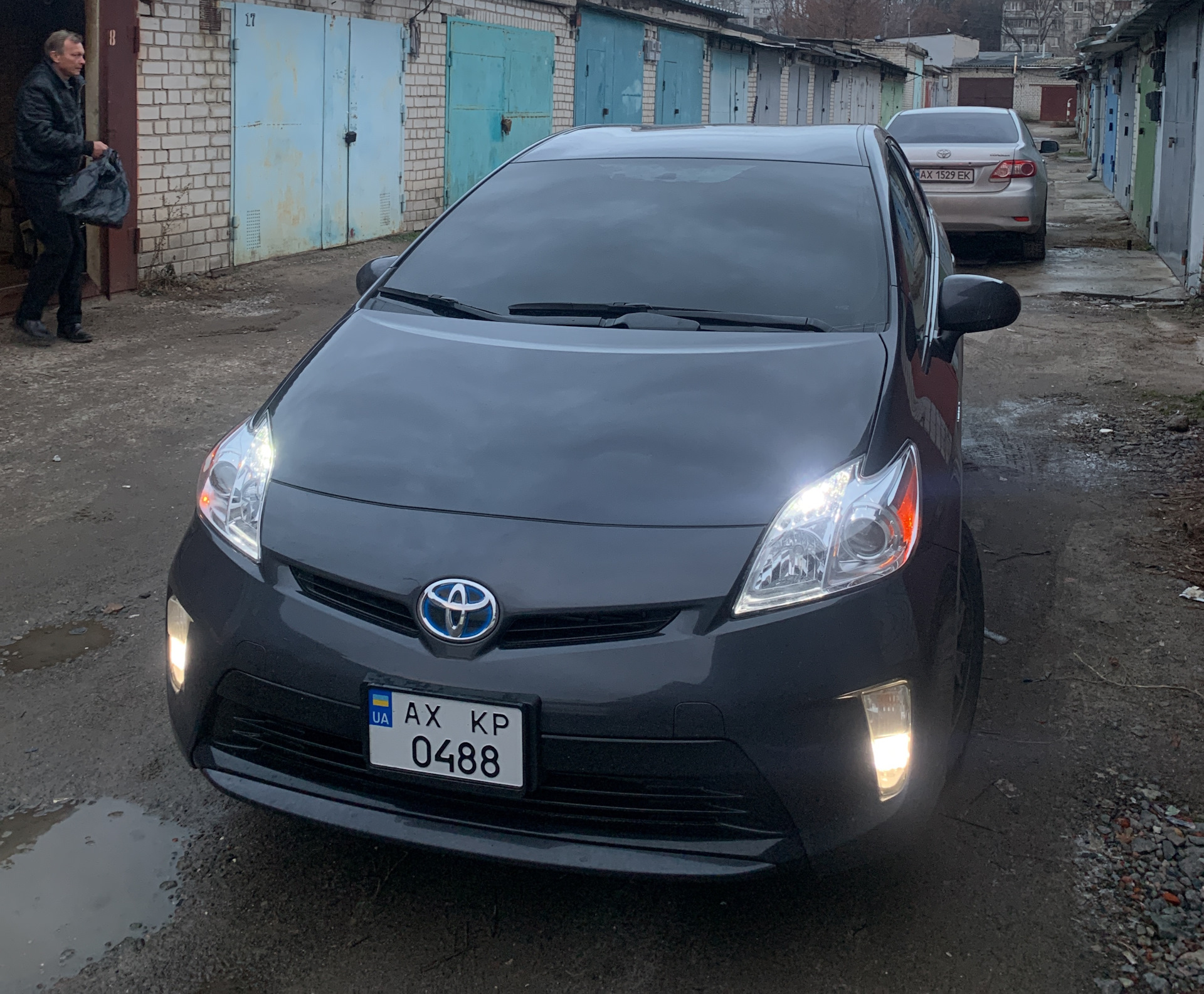 Вибарция в кузов при холодном старте, и в пробке при высаженной ВВБ —  Toyota Prius (30), 1,8 л, 2015 года | поломка | DRIVE2