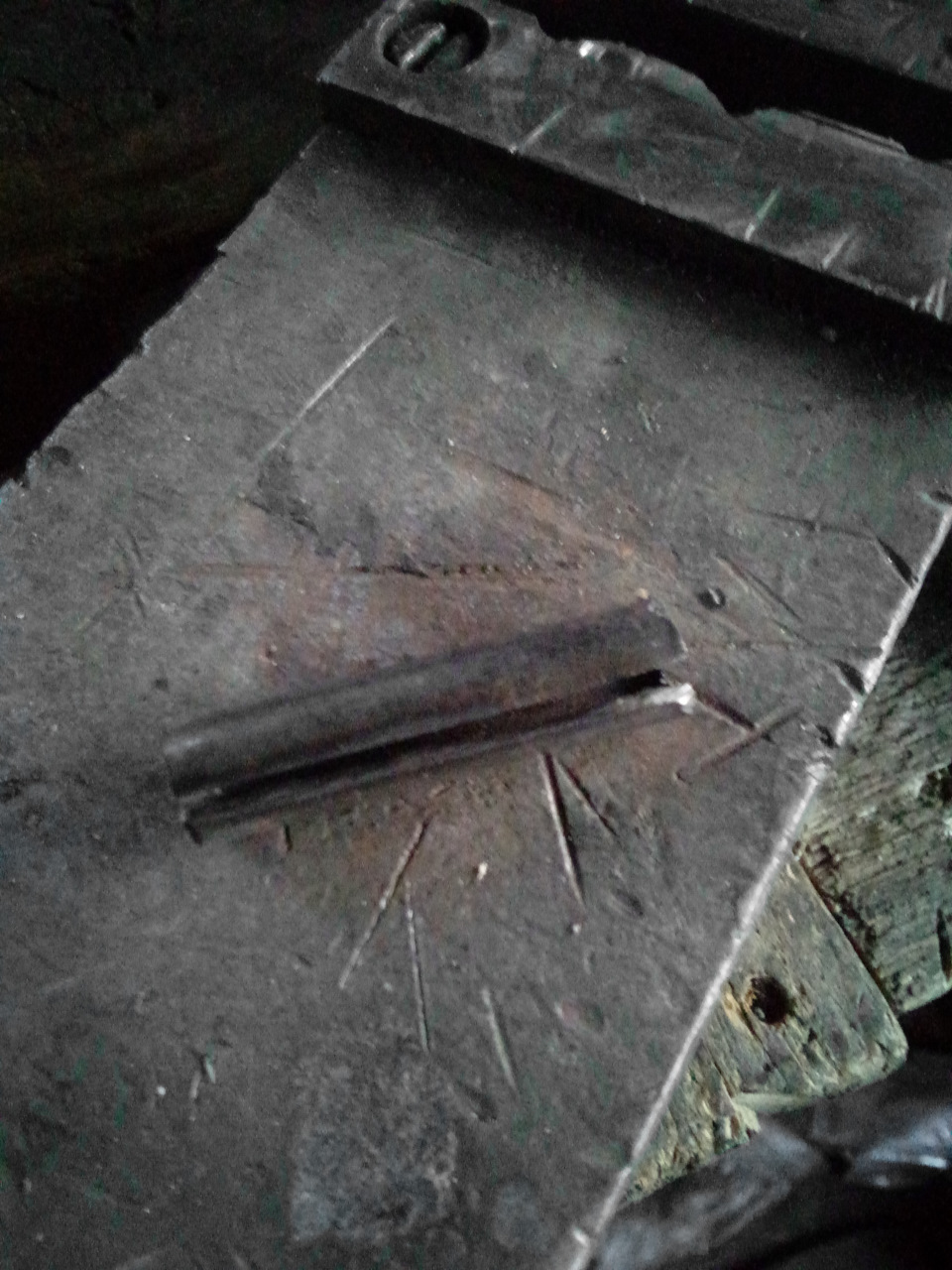 Разрез для заправки троса — Lada 2120 Надежда