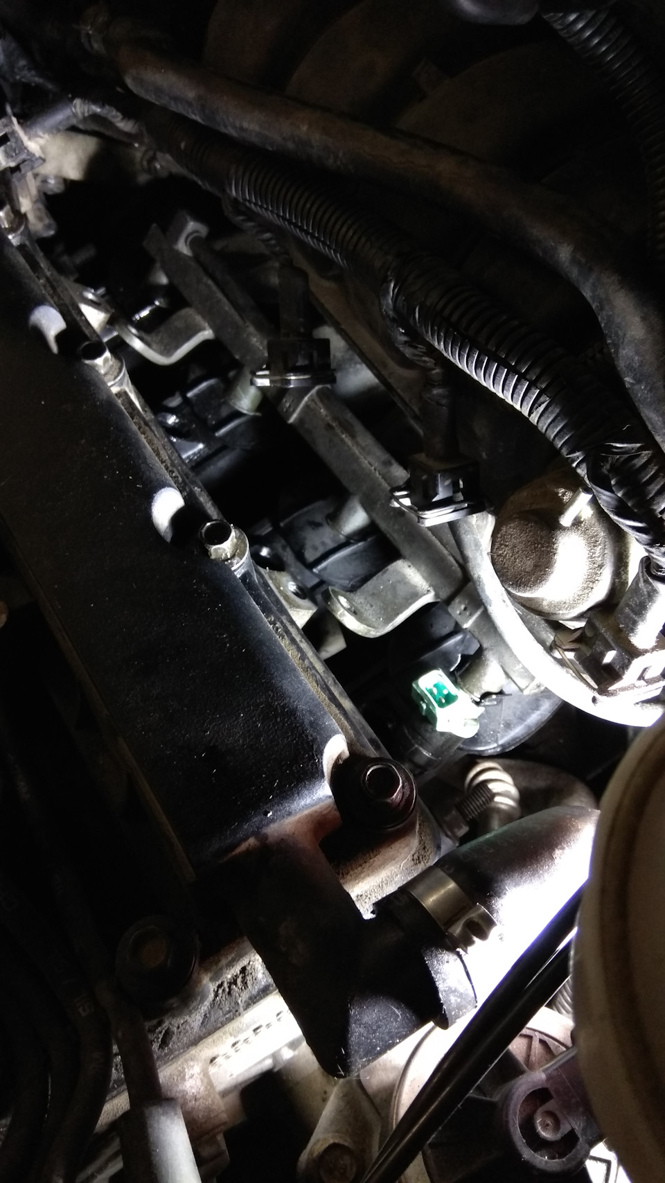 Замена уплотнительных колец на форсунках — Chevrolet Rezzo, 1,6 л, 2006 ...