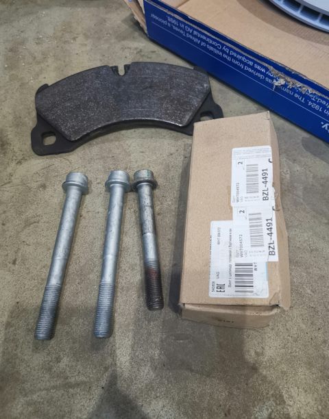 WHT004572 БОЛТ М14х1,5х135 VAG | Запчасти на DRIVE2