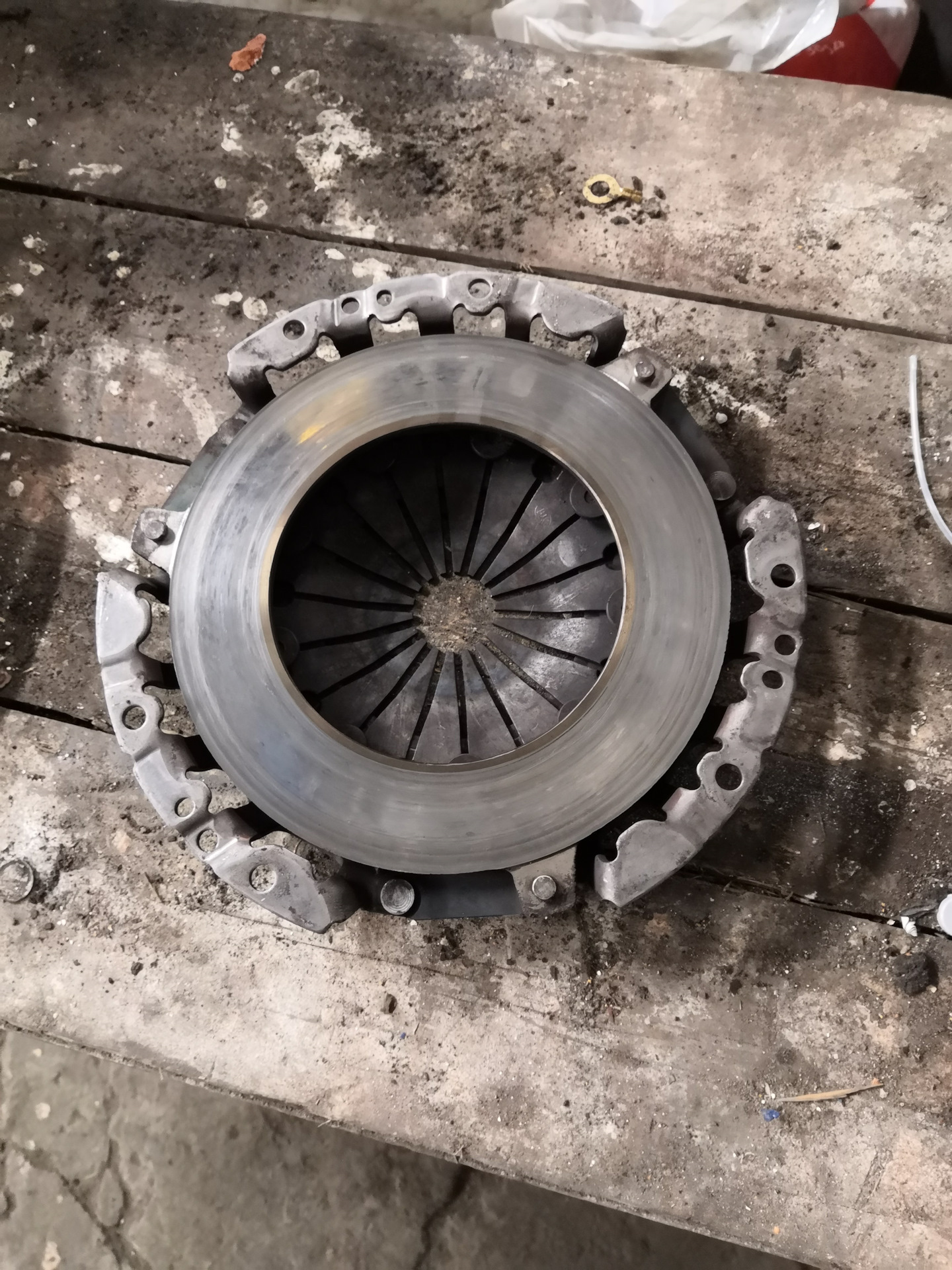 Замена сцепления — Lada Приора седан, 1,6 л, 2007 года | поломка | DRIVE2