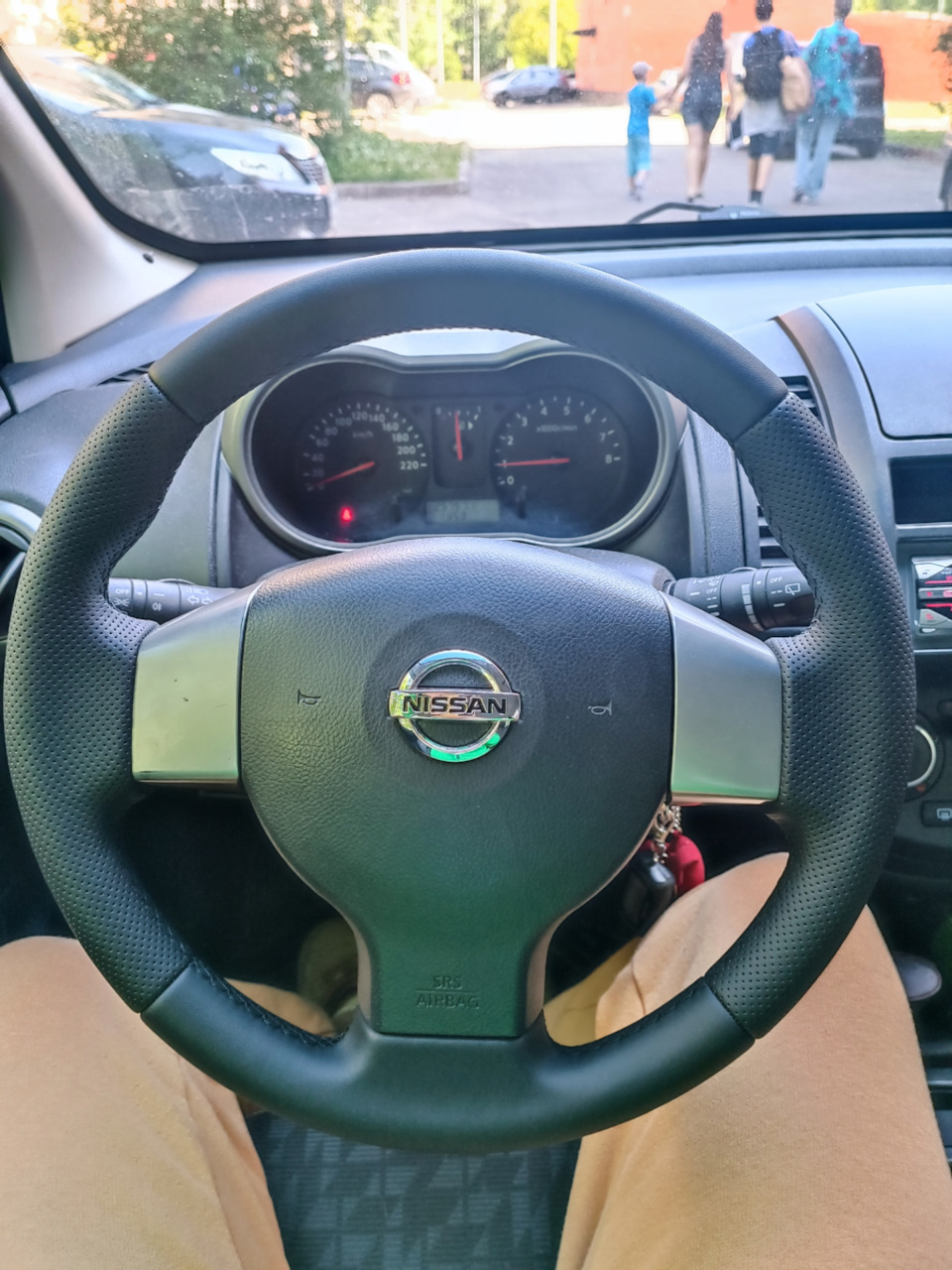 Новый руль и новая машина)) — Nissan Note (1G), 1,4 л, 2008 года | продажа  машины | DRIVE2