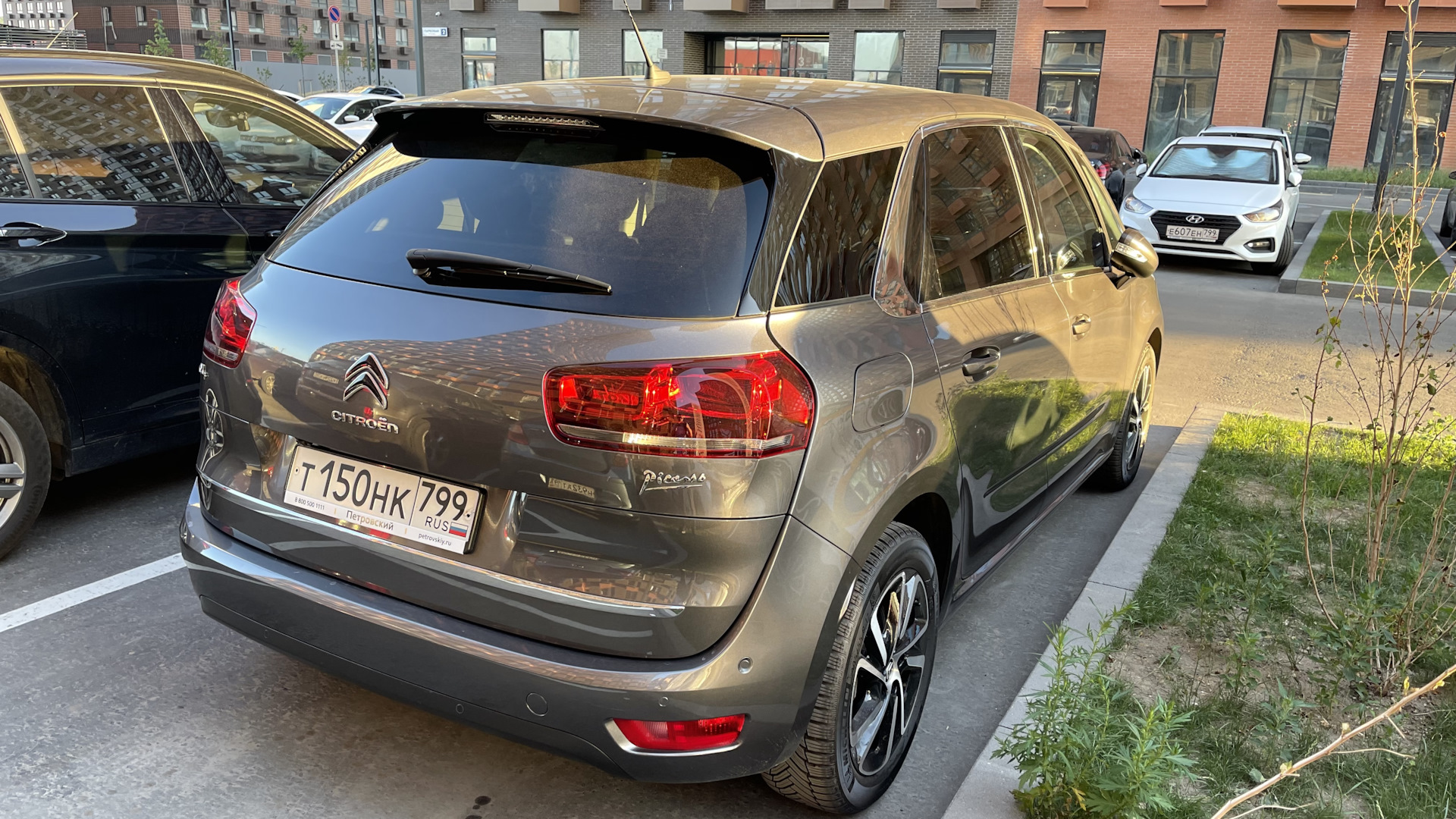 Продажа Citroen C4 Picasso (2G) 2019 (бензин, АКПП) — с историей  обслуживания — DRIVE2.RU