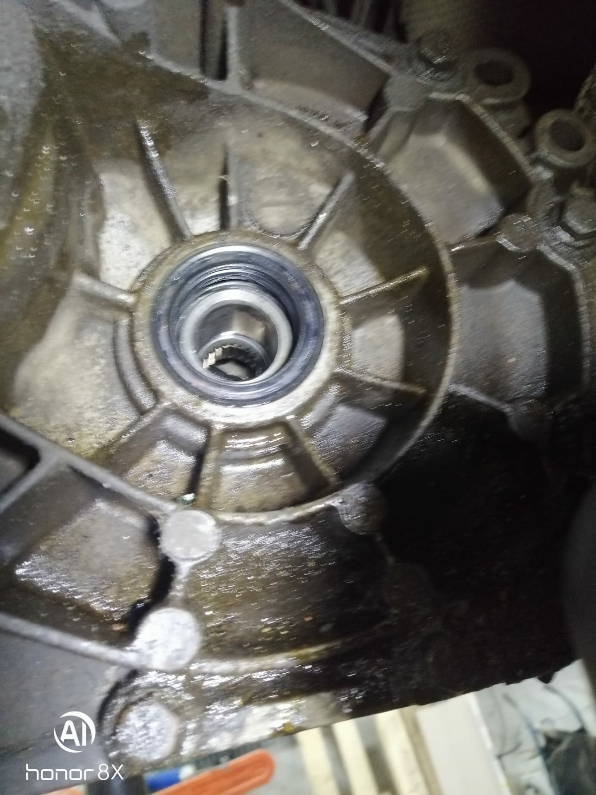 Замена сальника МКПП левого привода шруса на Ford Focus III. 1,6. — MW ...