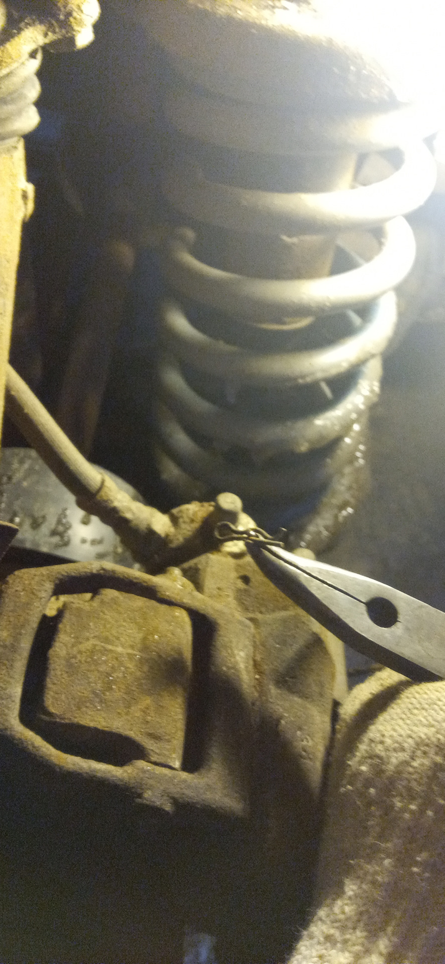 Замена передних тормозных колодок на Ниве — Chevrolet Niva, 1,7 л, 2005 ...