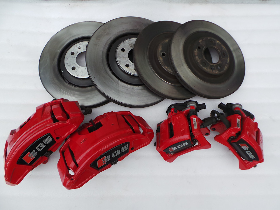 Передние тормоза ауди 100 s4. Диски тормозные sq7. Тормоза на fx35 brembo. Колодки брембо audi rs3. Brembo 20757501 1k15.
