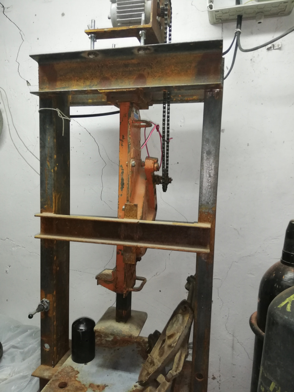 Первый пуск преса, и первые недоработки — DRIVE2