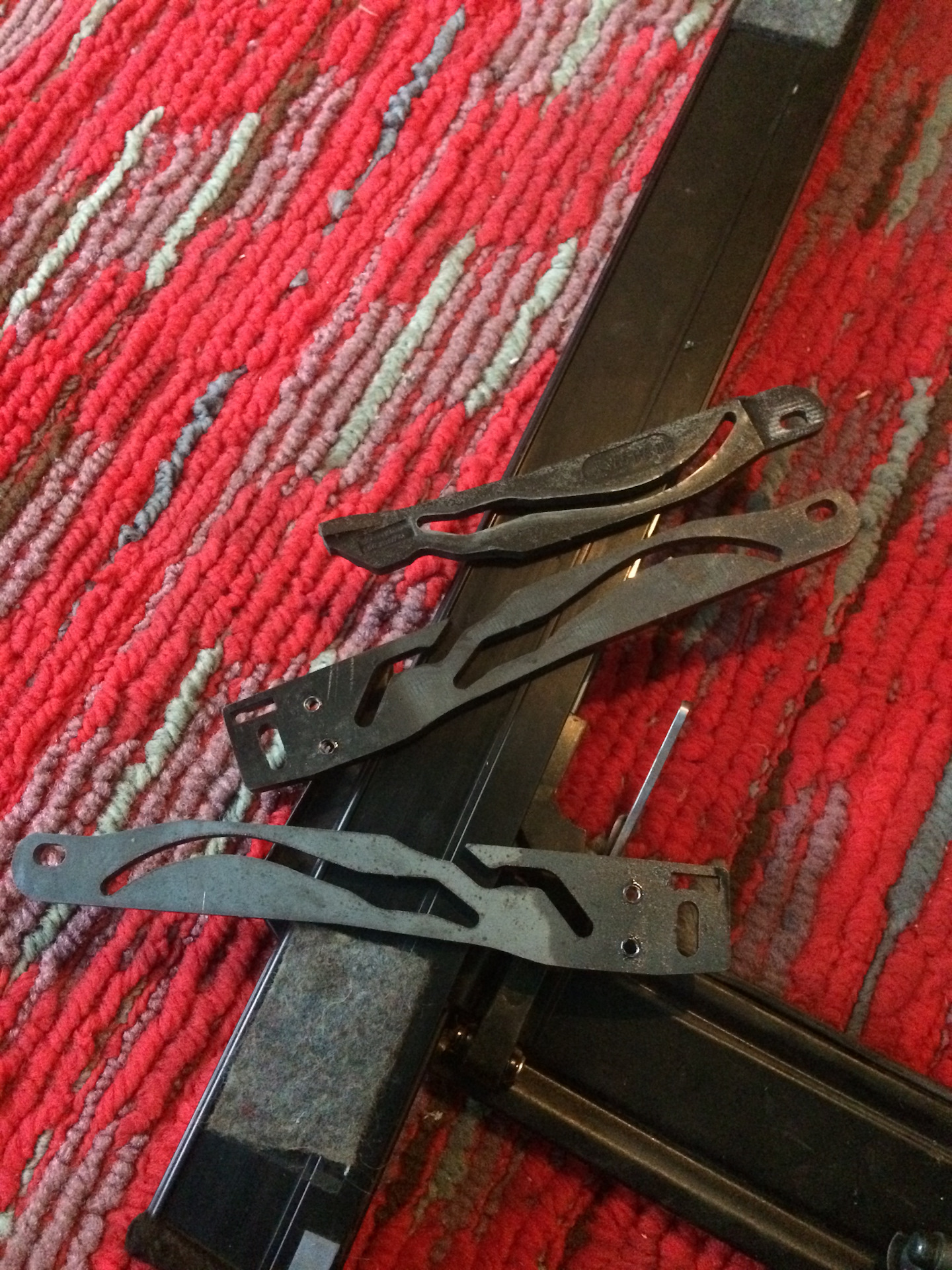 направляющие люка bmw e39 артикул. направляющие люка audi 80. клипсы bmw e39. направляющие люка.