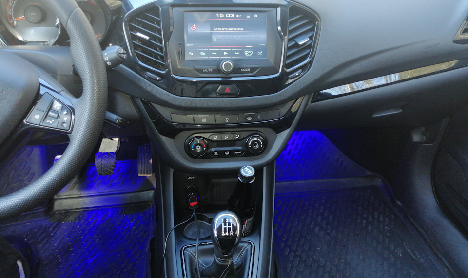 Подсветка ног от штатной проводки Лада Веста св кросс — Lada Vesta SW ...