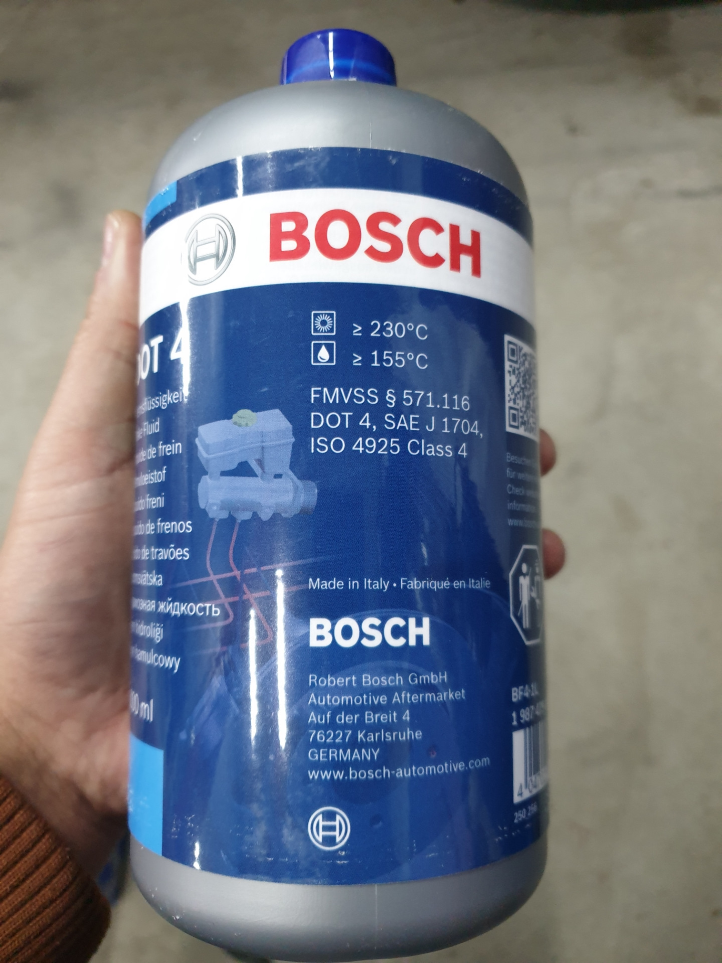 Тормозная жидкость bosch. Bosch 1987479107. Тормозная жидкость бош 1 литр. 1987479113 Bosch.