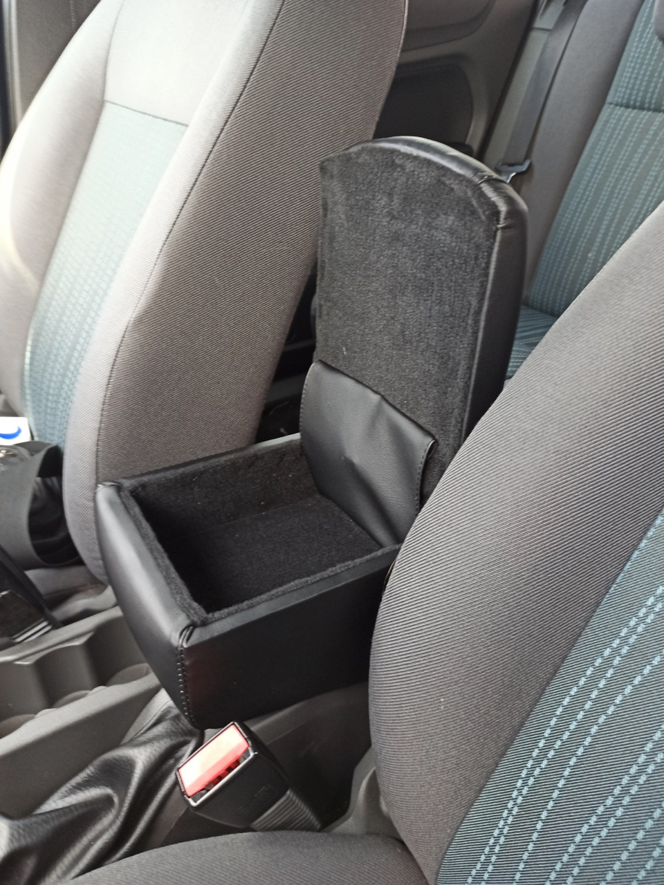 Очередные плюшки) — Ford Focus Wagon II, 1,6 л, 2005 года | просто так ...