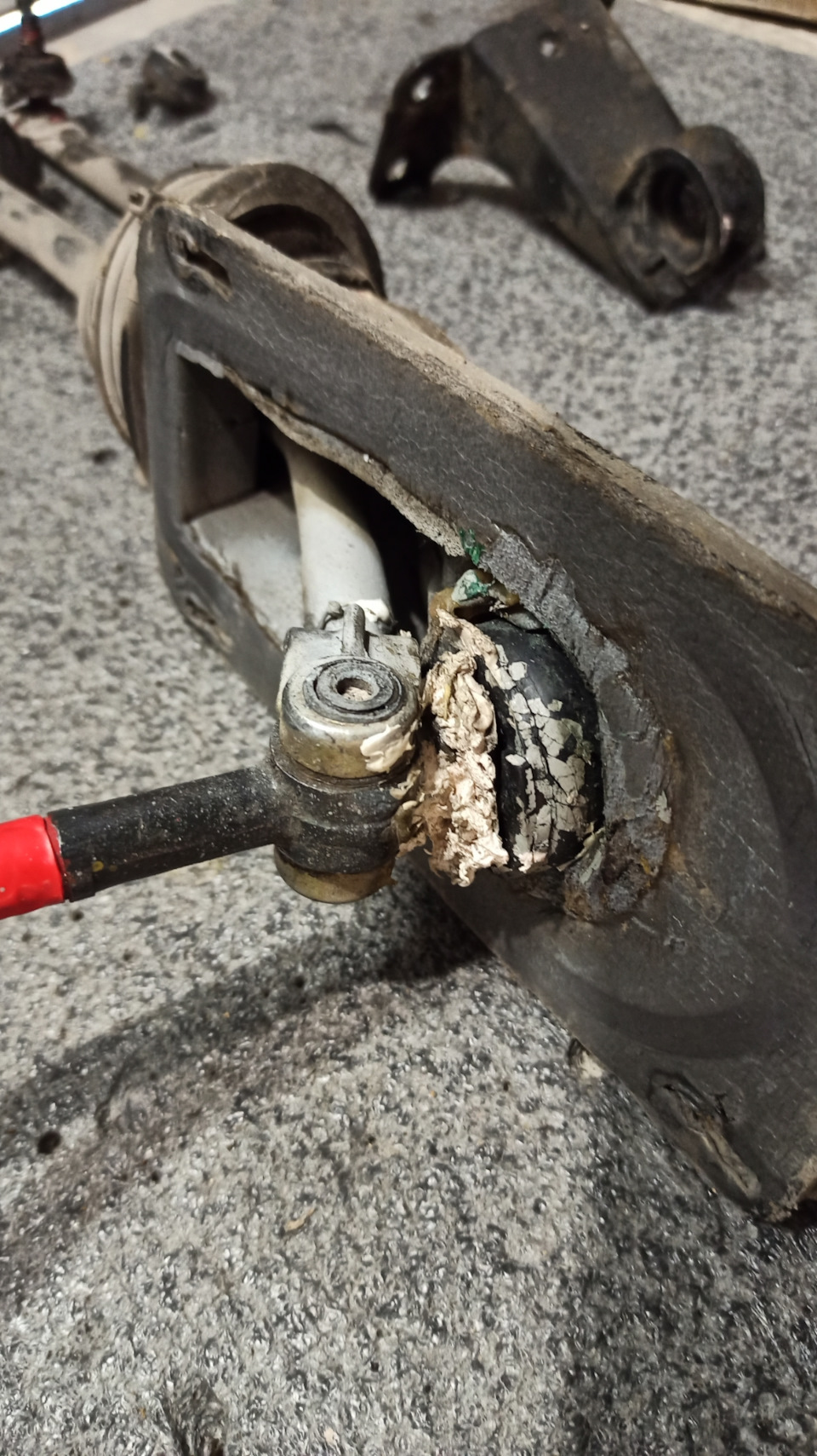 Новые запчасти на москвич святогор