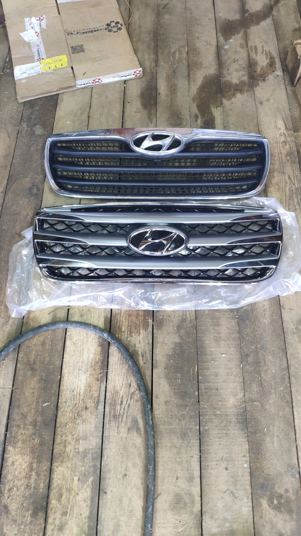 По виду новая больше, но они одинаковые по размеру — Hyundai Santa Fe (2G)