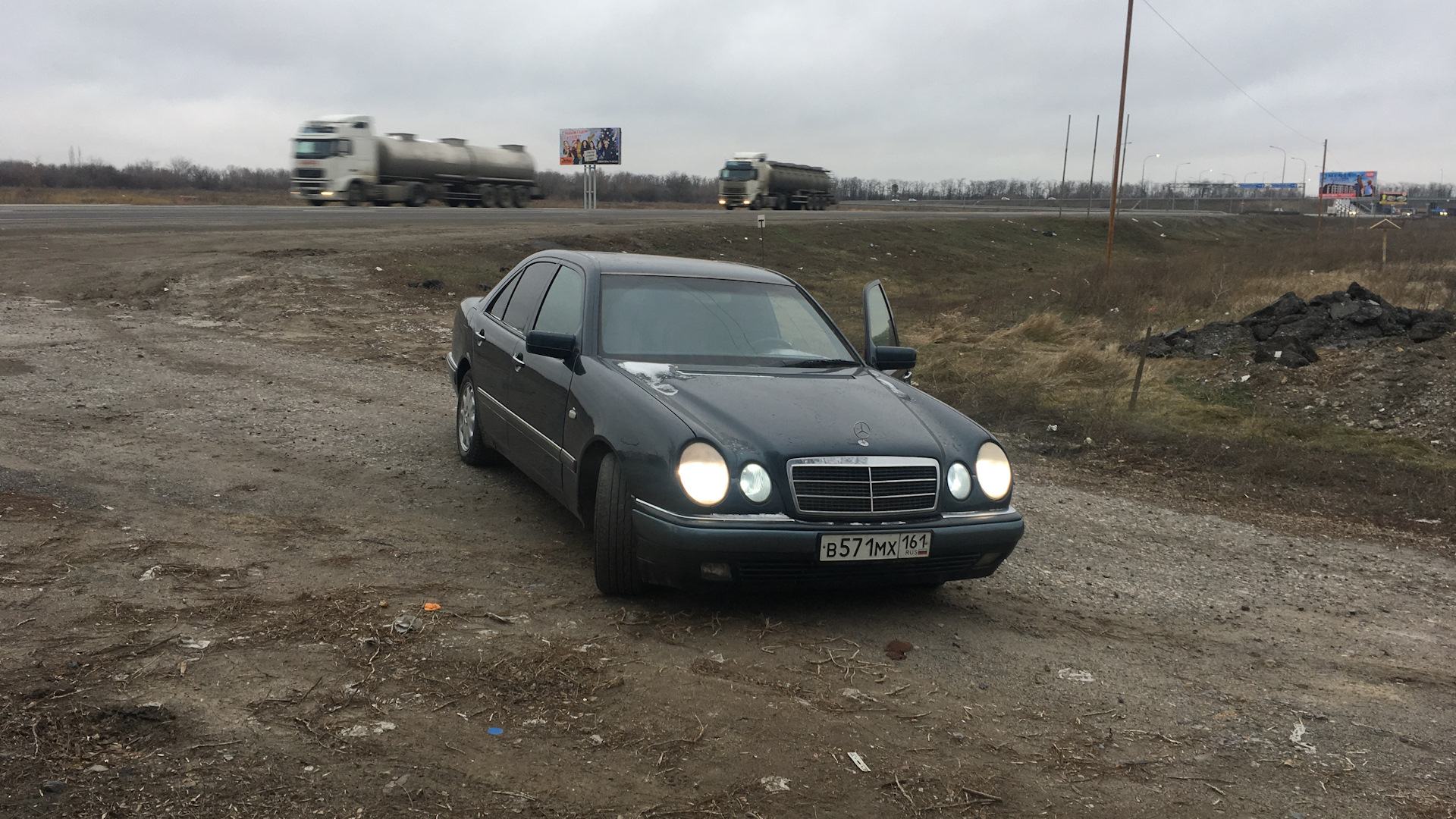 Mercedes Benz w210 чёрный Бандитский