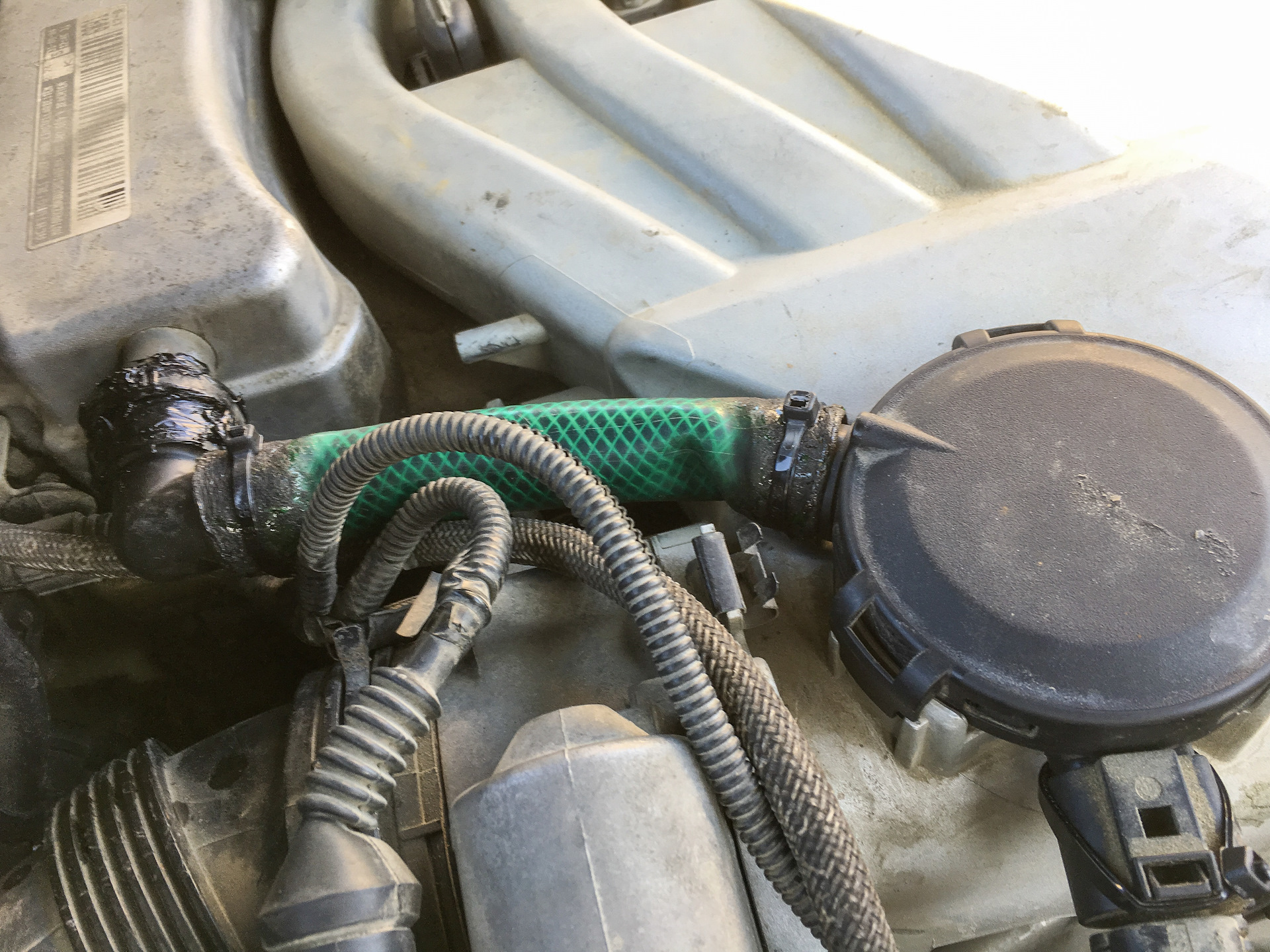 Пассат б5 флейта впускного коллектора. 8 tsi. Теплообменник passat b5 1. Дроссельная заслонка ауди а4 б5. 1.