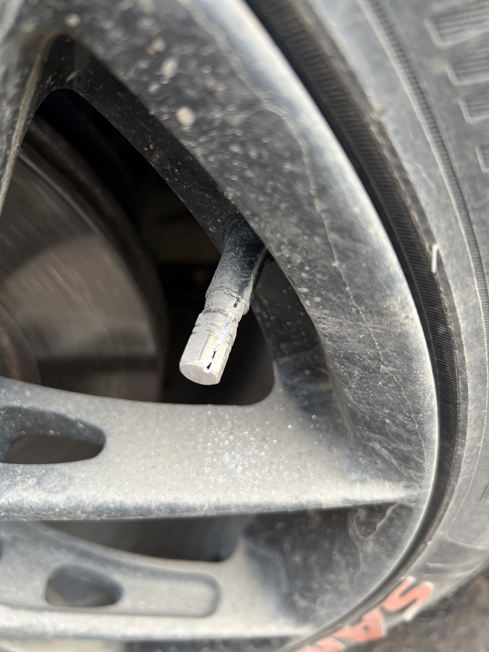 Не откручиваются колпачки на шинах, закисли 🪚 — KIA K5 (3G), 2,5 л ...