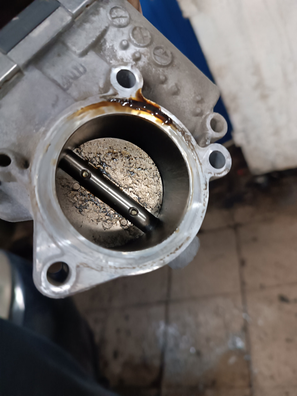 Очистка дроссельной заслонки — Lada Калина хэтчбек, 1,4 л, 2012 года ...